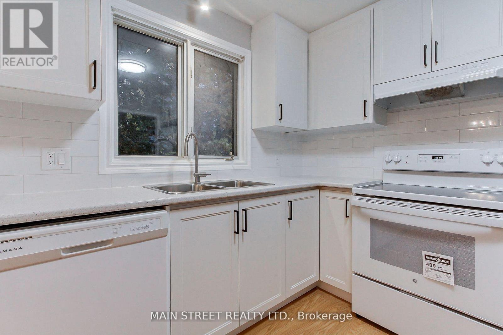 364 Agar Avenue, Bradford West Gwillimbury (Bradford), Ontario  L3Z 1H5 - Photo 8 - N12694450