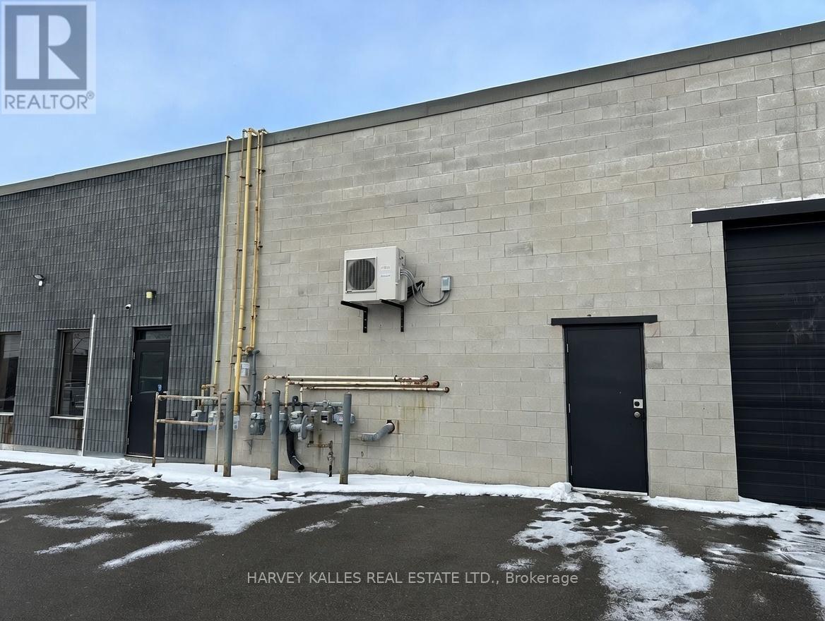 2 - 589 Steven Court, Newmarket, Ontario  L3Y 6Z3 - Photo 3 - N12694456