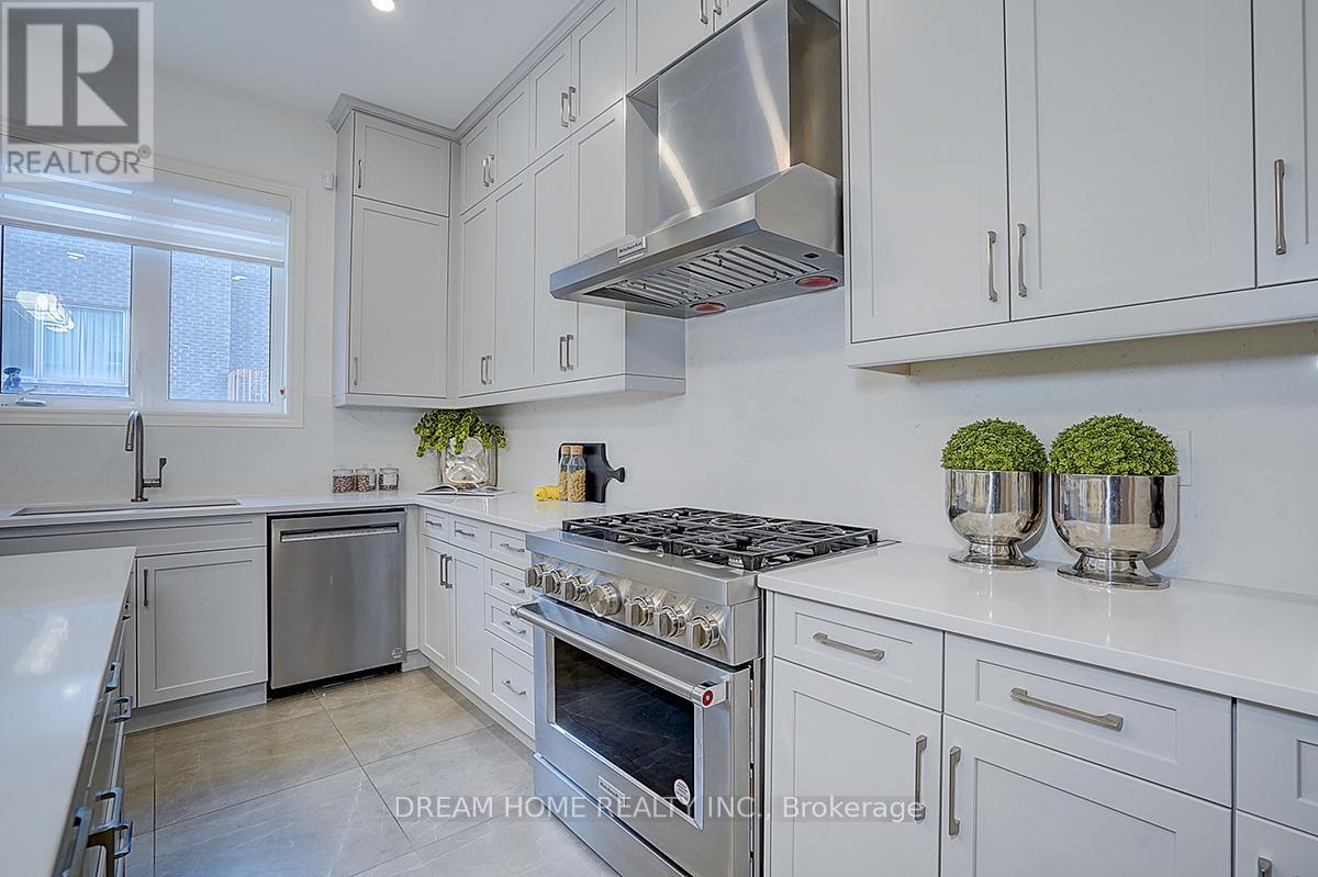 40 Red Giant Street, Richmond Hill, Ontario  L4C 4Y4 - Photo 11 - N12694468