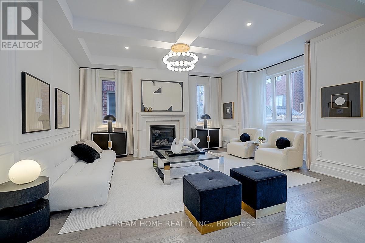 40 Red Giant Street, Richmond Hill, Ontario  L4C 4Y4 - Photo 3 - N12694468