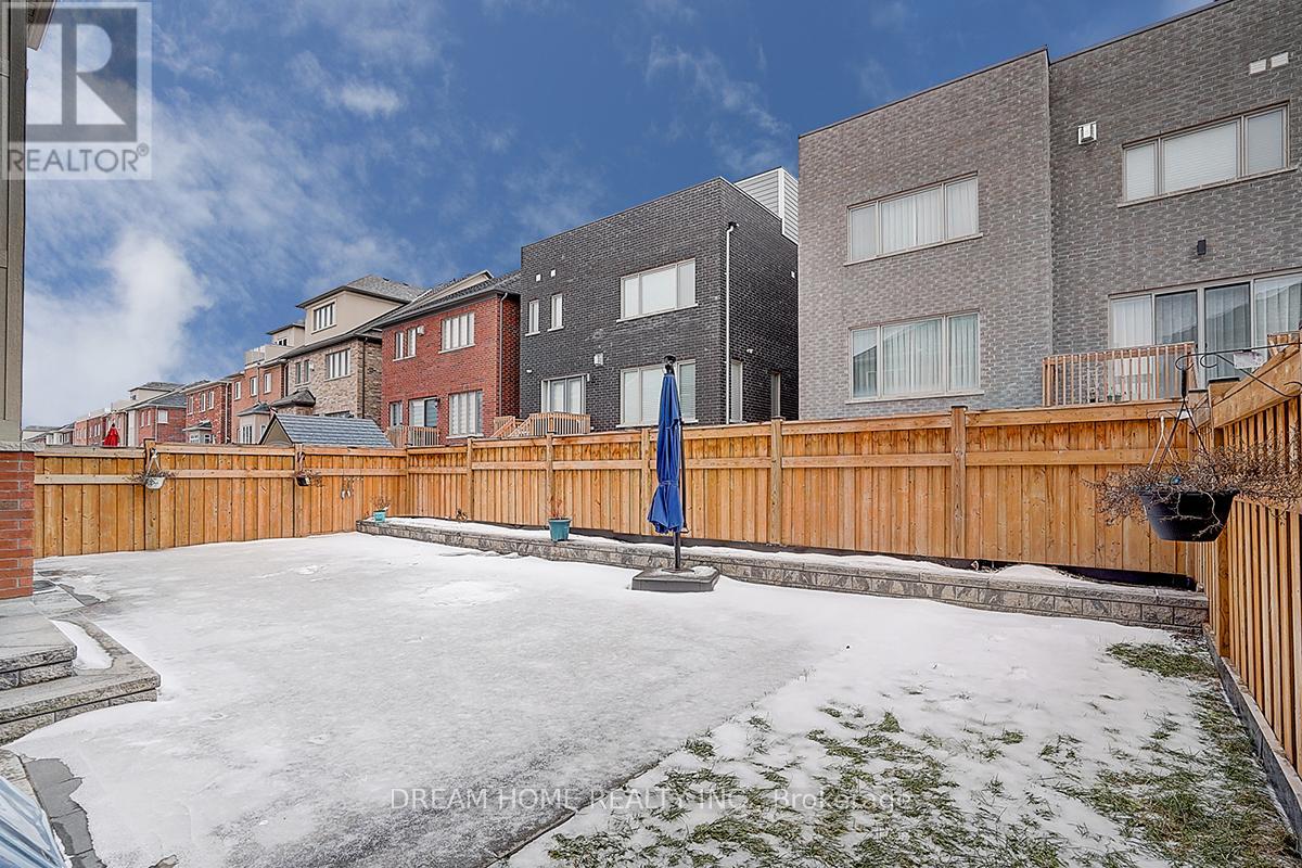 40 Red Giant Street, Richmond Hill, Ontario  L4C 4Y4 - Photo 49 - N12694468