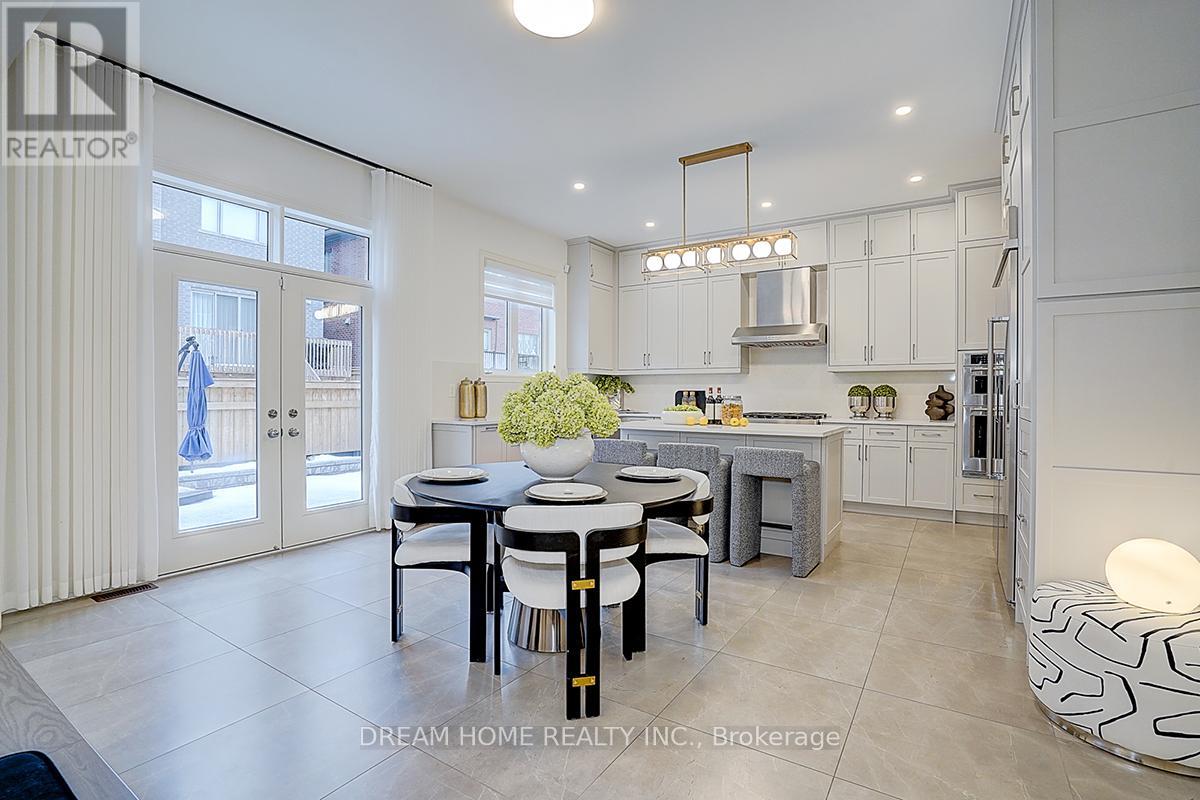 40 Red Giant Street, Richmond Hill, Ontario  L4C 4Y4 - Photo 8 - N12694468