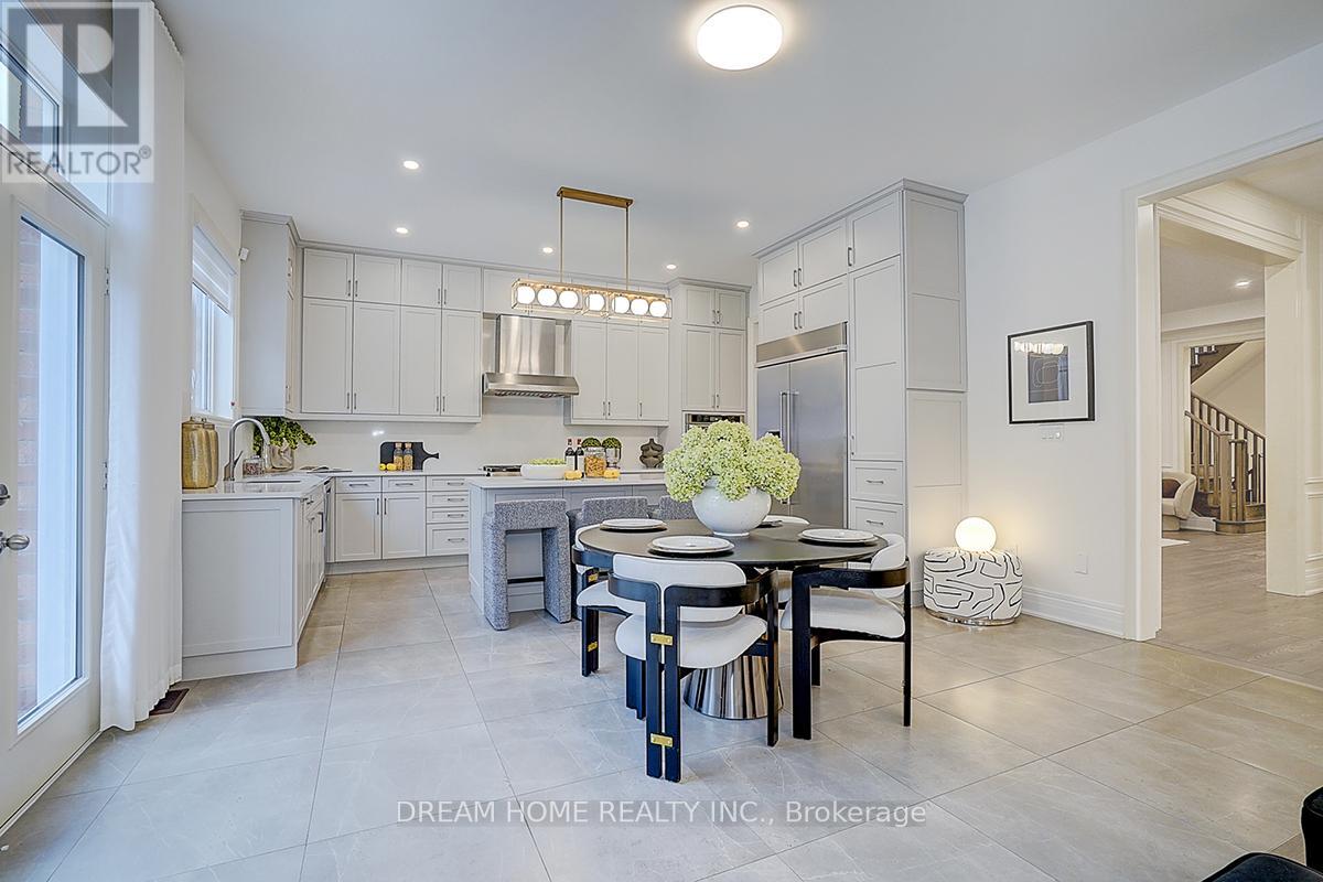 40 Red Giant Street, Richmond Hill, Ontario  L4C 4Y4 - Photo 9 - N12694468