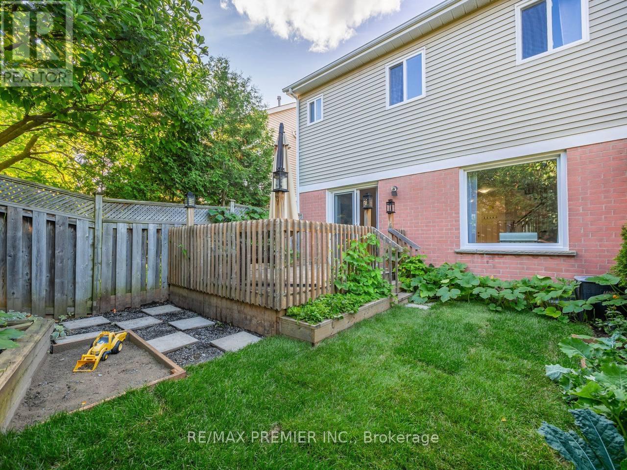 39 Ross Linton Drive, Aurora (Aurora Highlands), Ontario  L4G 6T3 - Photo 47 - N12694502