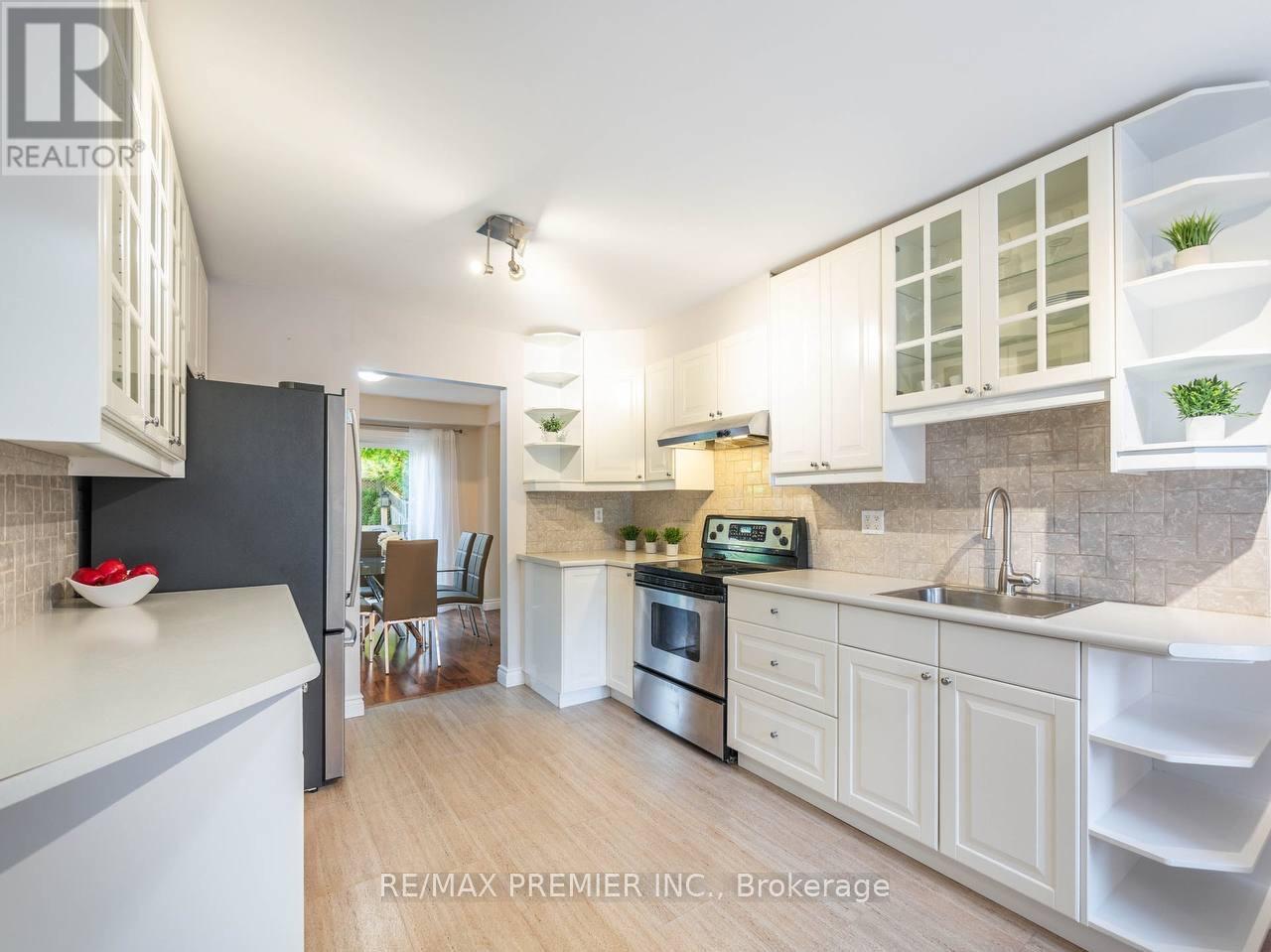 39 Ross Linton Drive, Aurora (Aurora Highlands), Ontario  L4G 6T3 - Photo 7 - N12694502