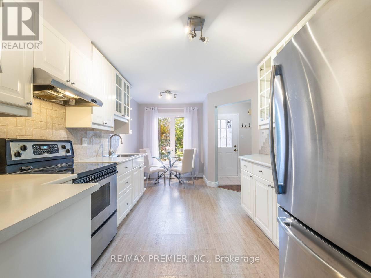 39 Ross Linton Drive, Aurora (Aurora Highlands), Ontario  L4G 6T3 - Photo 8 - N12694502