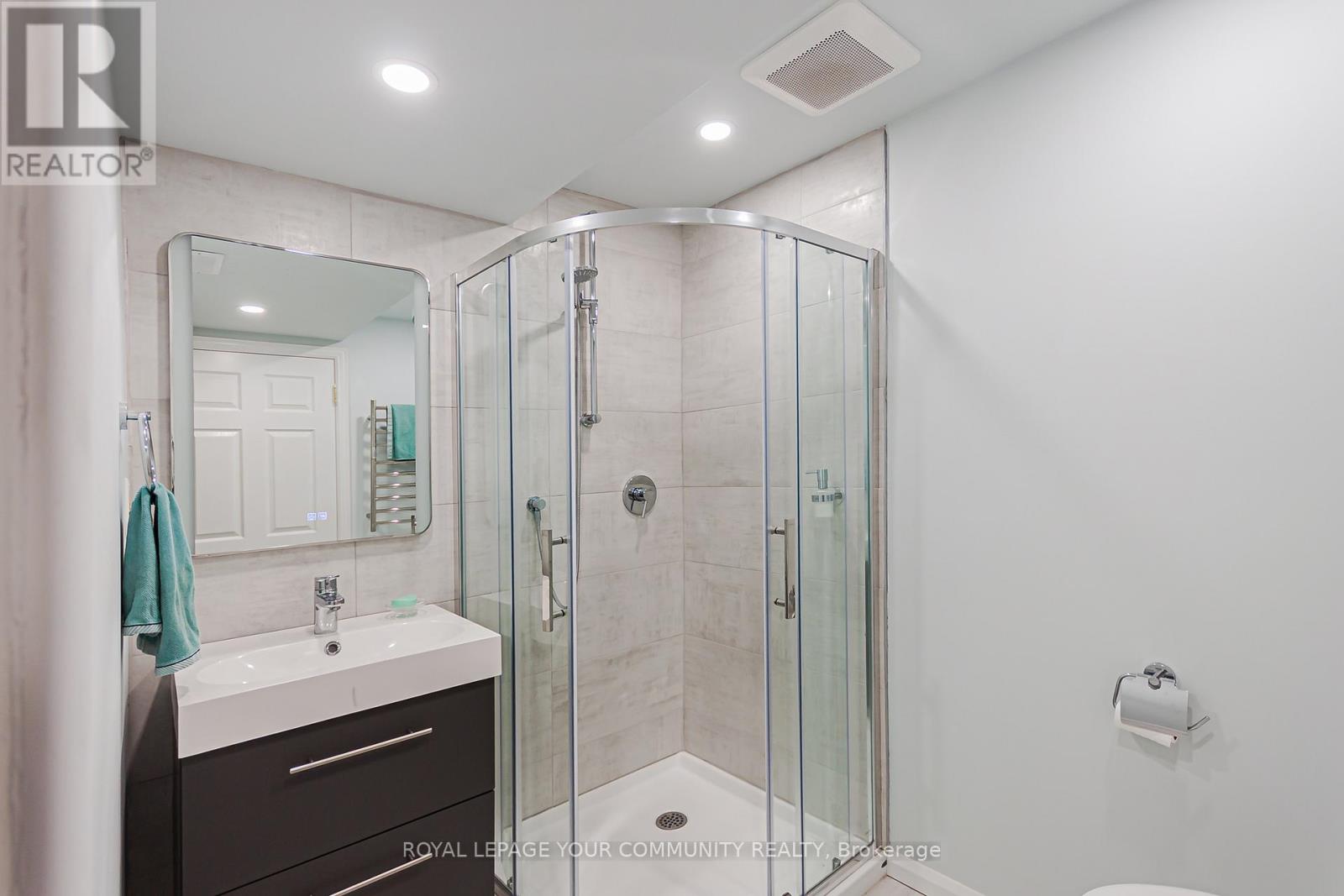 76 Brownstone Circle, Vaughan (Crestwood-Springfarm-Yorkhill), Ontario  L4J 7P7 - Photo 12 - N12694558