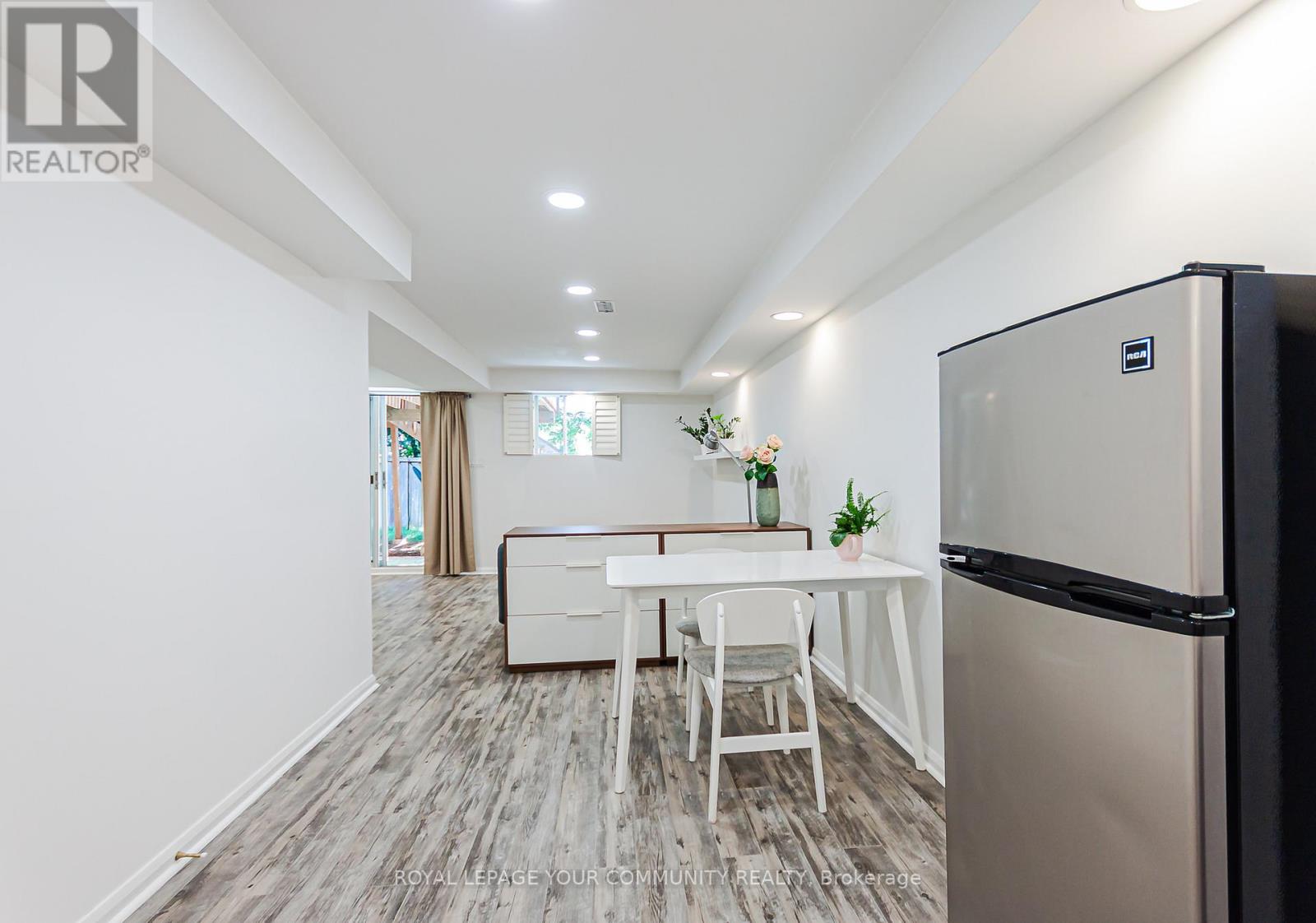 76 Brownstone Circle, Vaughan (Crestwood-Springfarm-Yorkhill), Ontario  L4J 7P7 - Photo 6 - N12694558