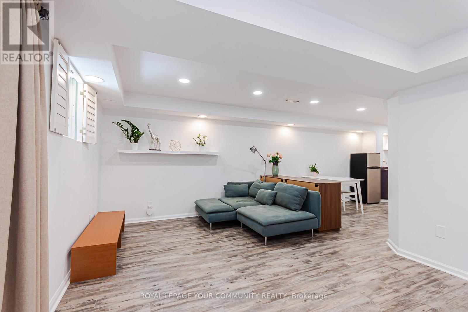 76 Brownstone Circle, Vaughan (Crestwood-Springfarm-Yorkhill), Ontario  L4J 7P7 - Photo 9 - N12694558