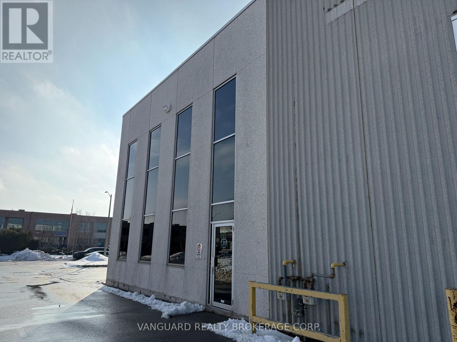 1a - 116 Corstate Avenue, Vaughan (Concord), Ontario  L4K 4X2 - Photo 2 - N12694728