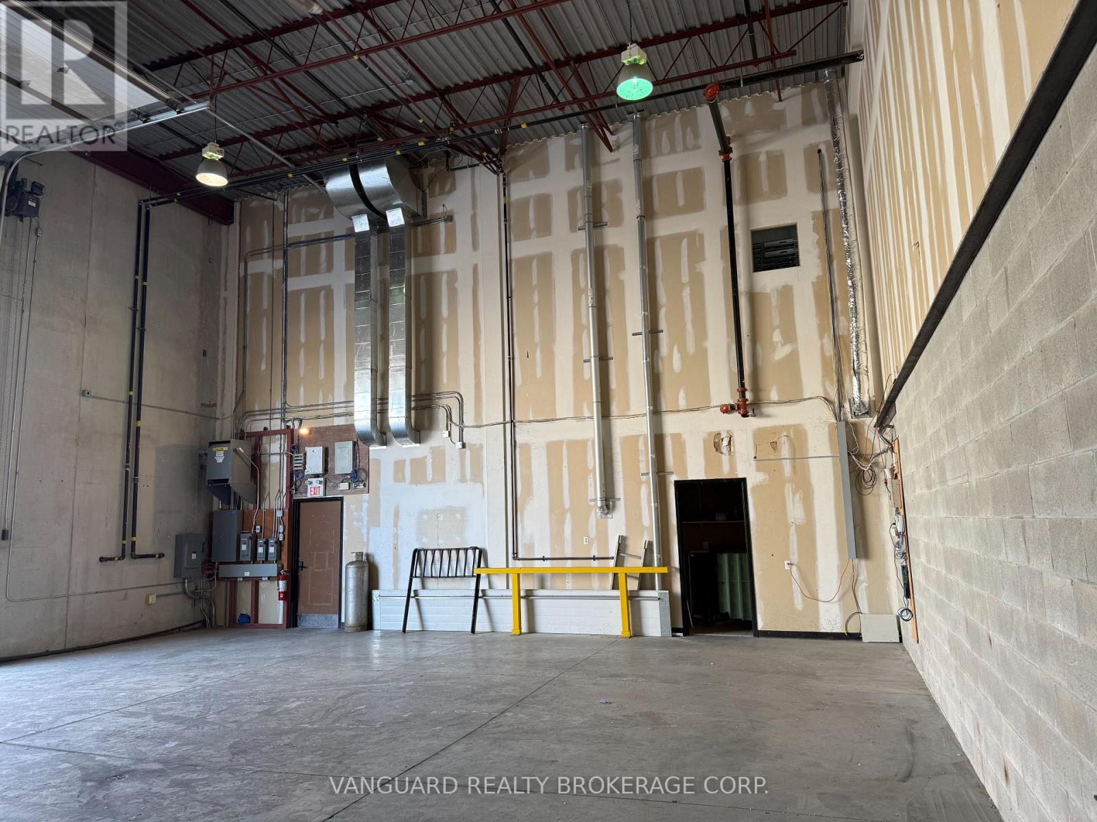 1a - 116 Corstate Avenue, Vaughan (Concord), Ontario  L4K 4X2 - Photo 4 - N12694728