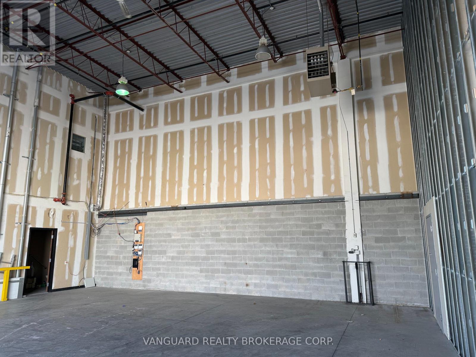 1a - 116 Corstate Avenue, Vaughan (Concord), Ontario  L4K 4X2 - Photo 5 - N12694728