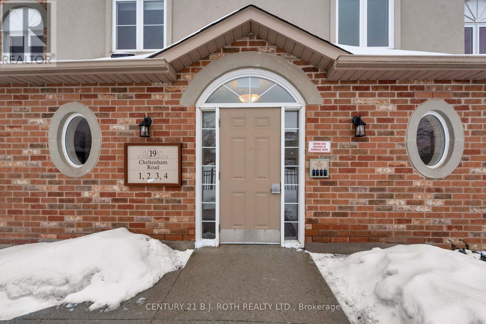 4 - 19 Cheltenham Road, Barrie, Ontario  L4M 0E7 - Photo 2 - S12694406
