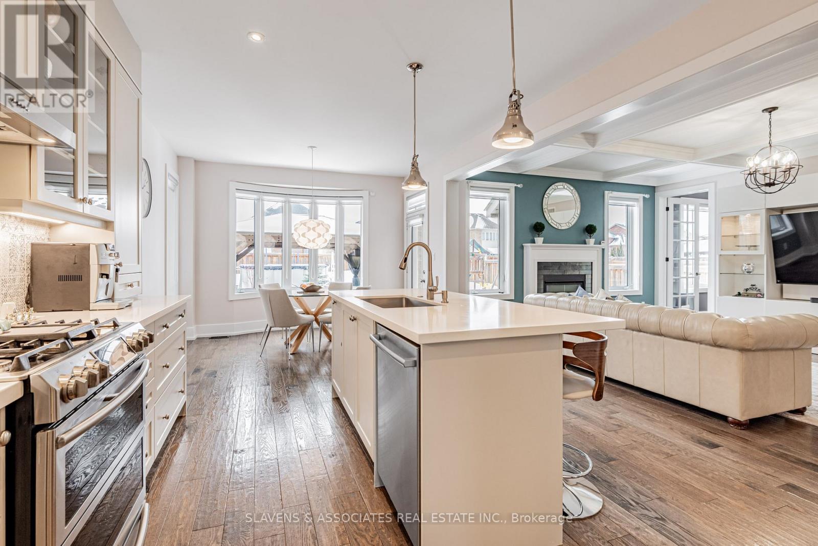 26 Marks Road, Springwater, Ontario  L9X 0S5 - Photo 9 - S12694752