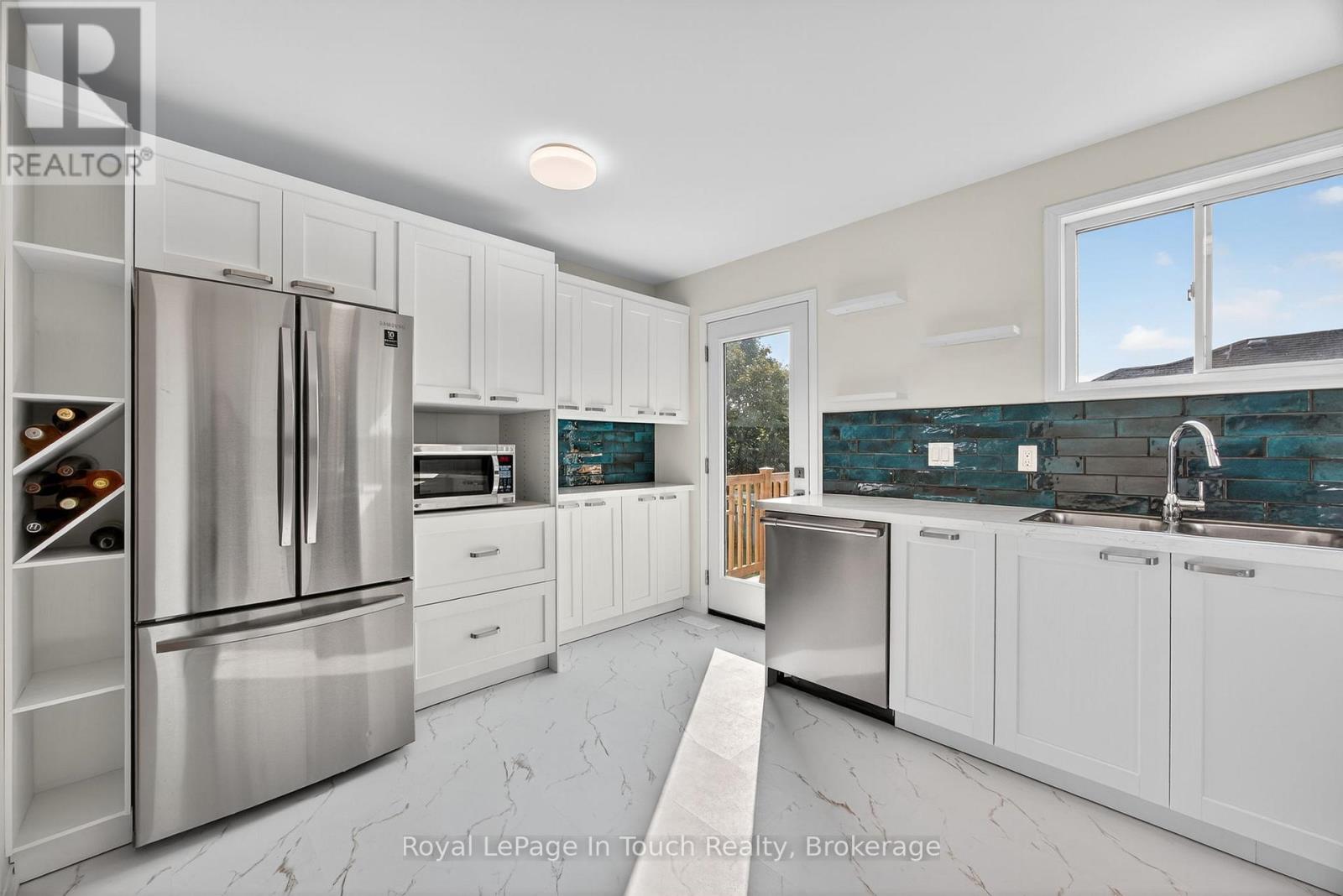 640 Wayne Crescent, Midland, Ontario  L4R 5E1 - Photo 7 - S12406043