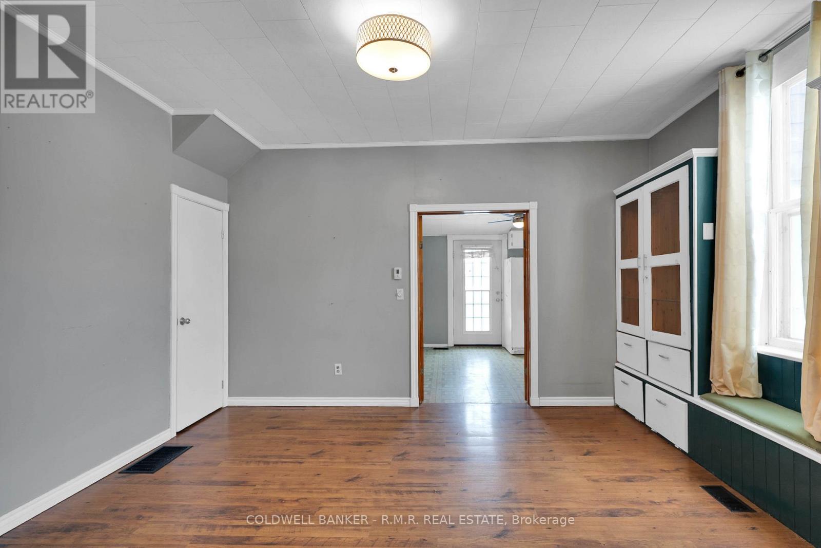 98 St Paul Street, Kawartha Lakes, Ontario  K9V 1S8 - Photo 11 - X12694760