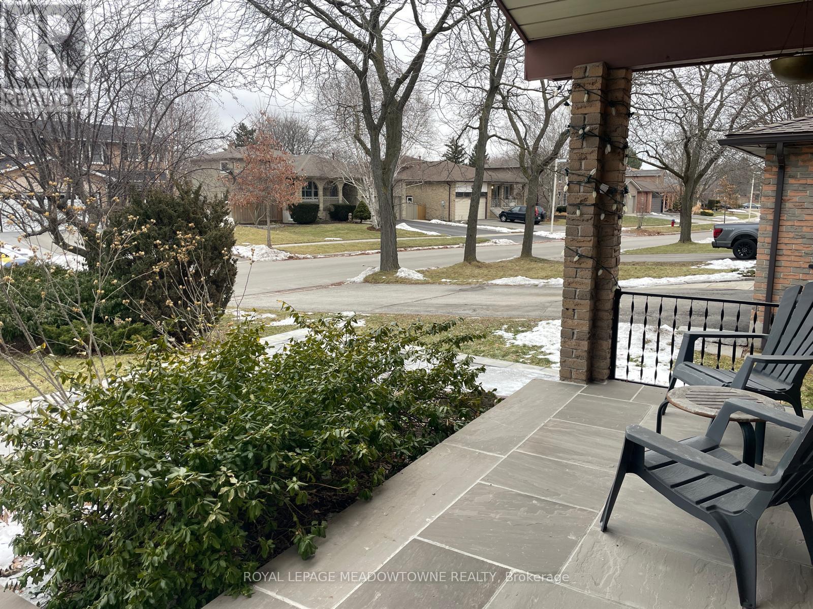 468 Gowland Crescent, Milton, Ontario  L9T 4E5 - Photo 3 - W12694346