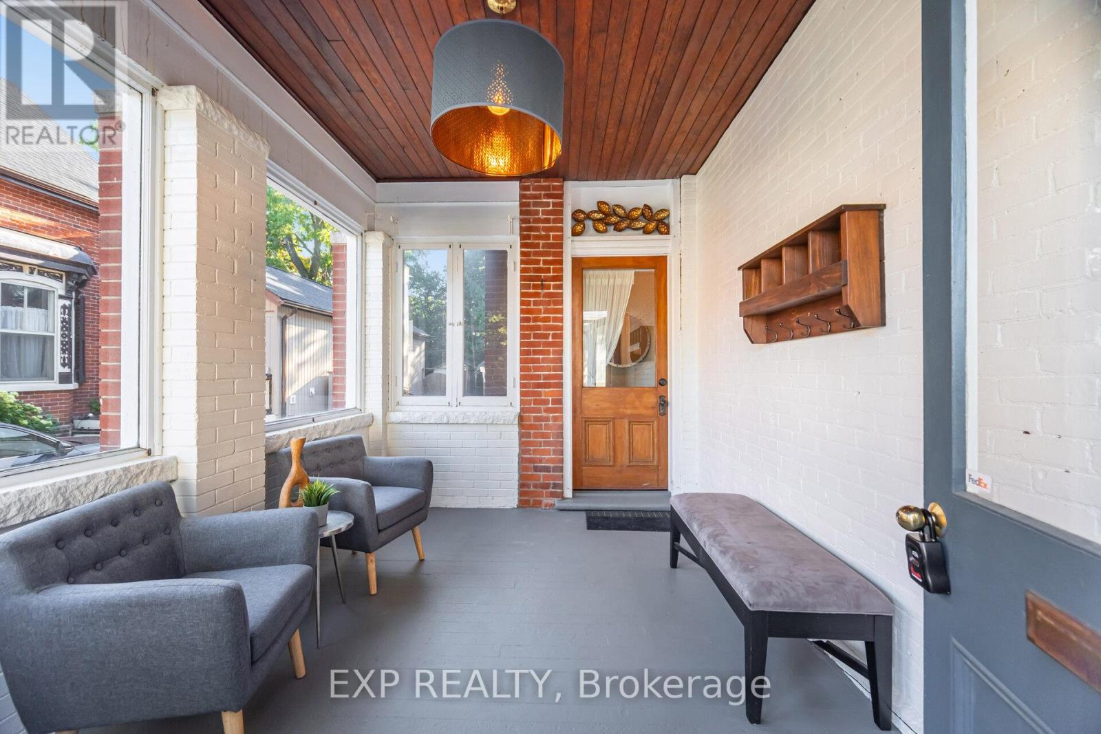 51 Chapel Street, Brampton, Ontario  L6W 2H5 - Photo 5 - W12694366