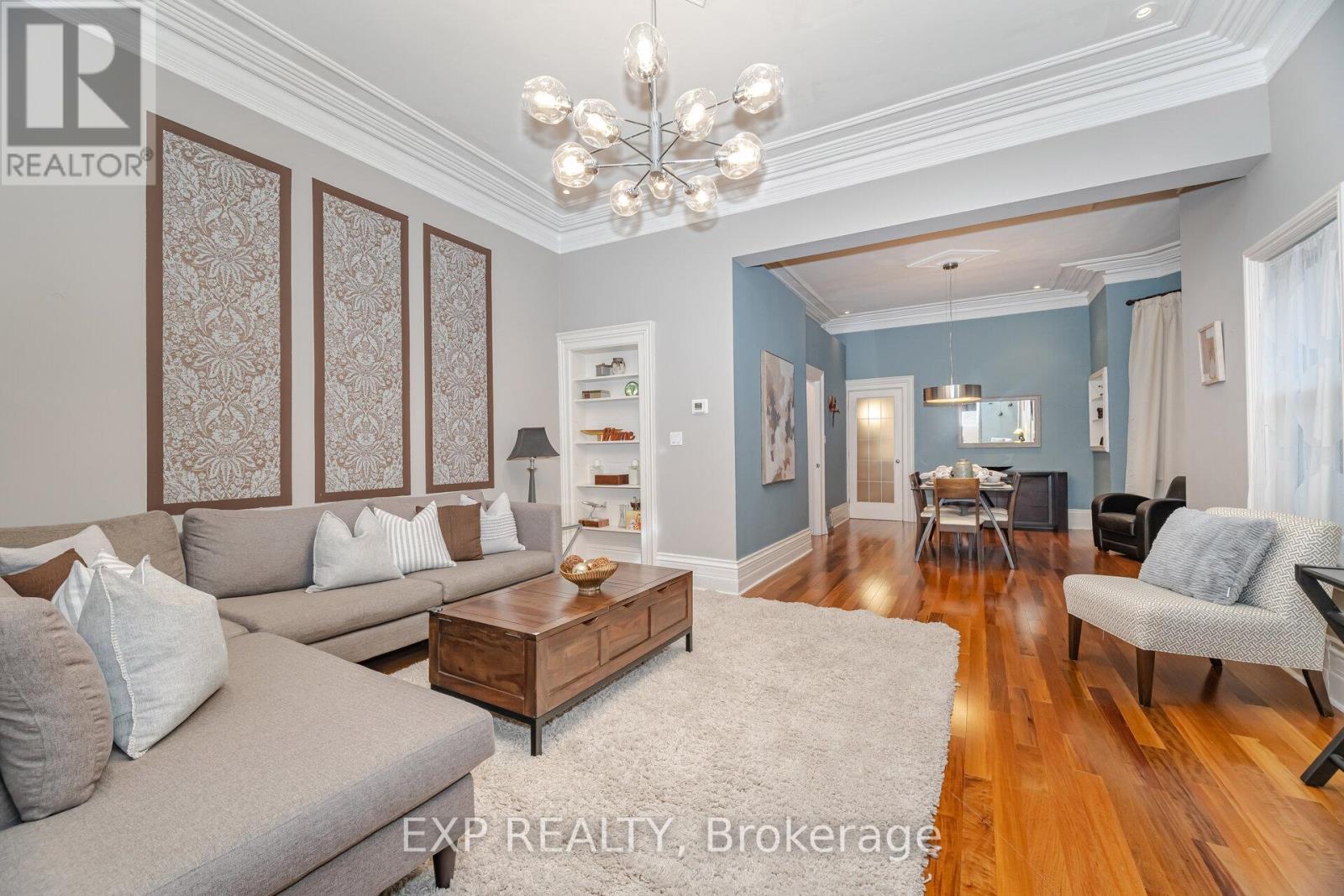 51 Chapel Street, Brampton, Ontario  L6W 2H5 - Photo 8 - W12694366