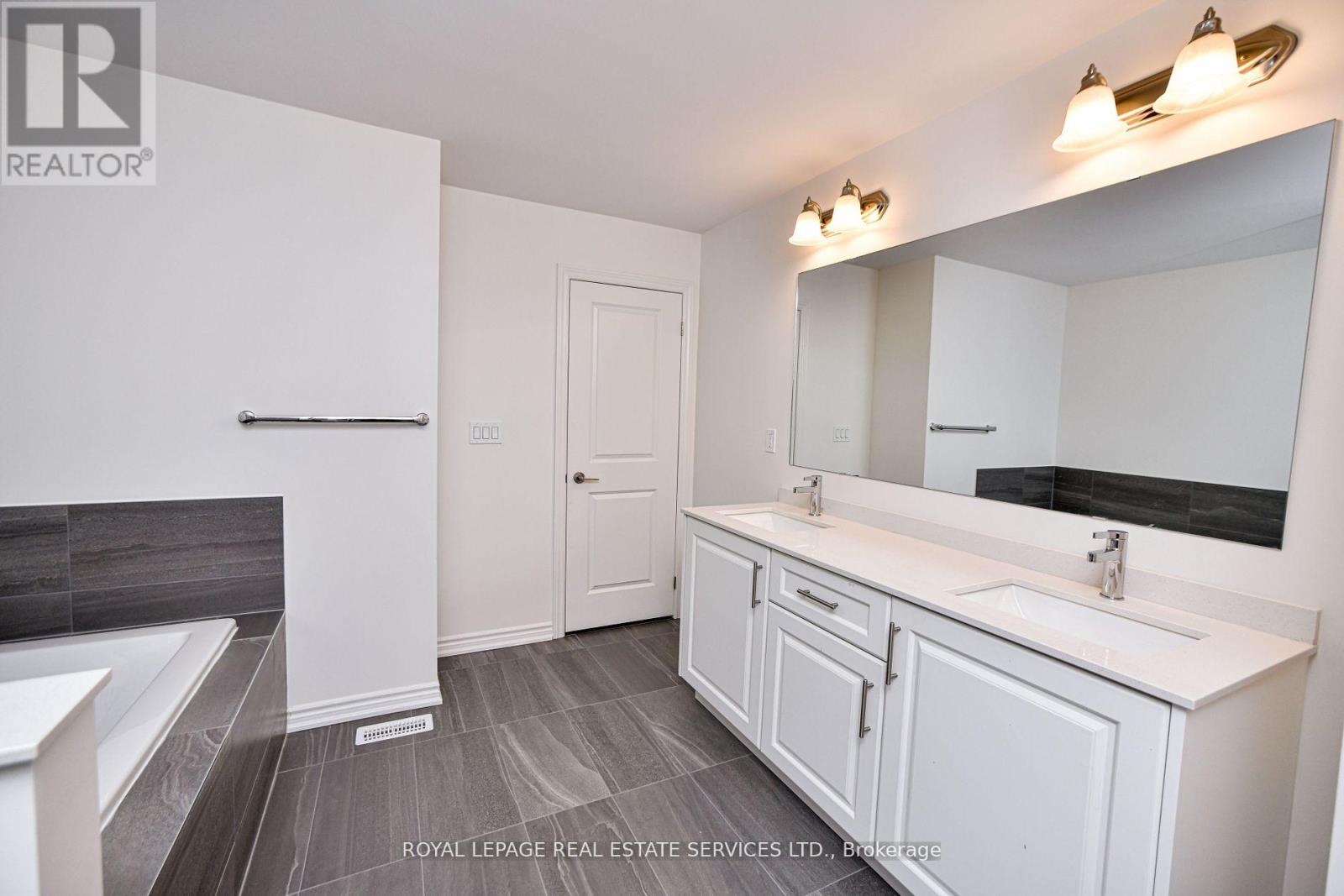 323 Thimbleweed Court, Milton, Ontario  L9E 1T2 - Photo 34 - W12694410