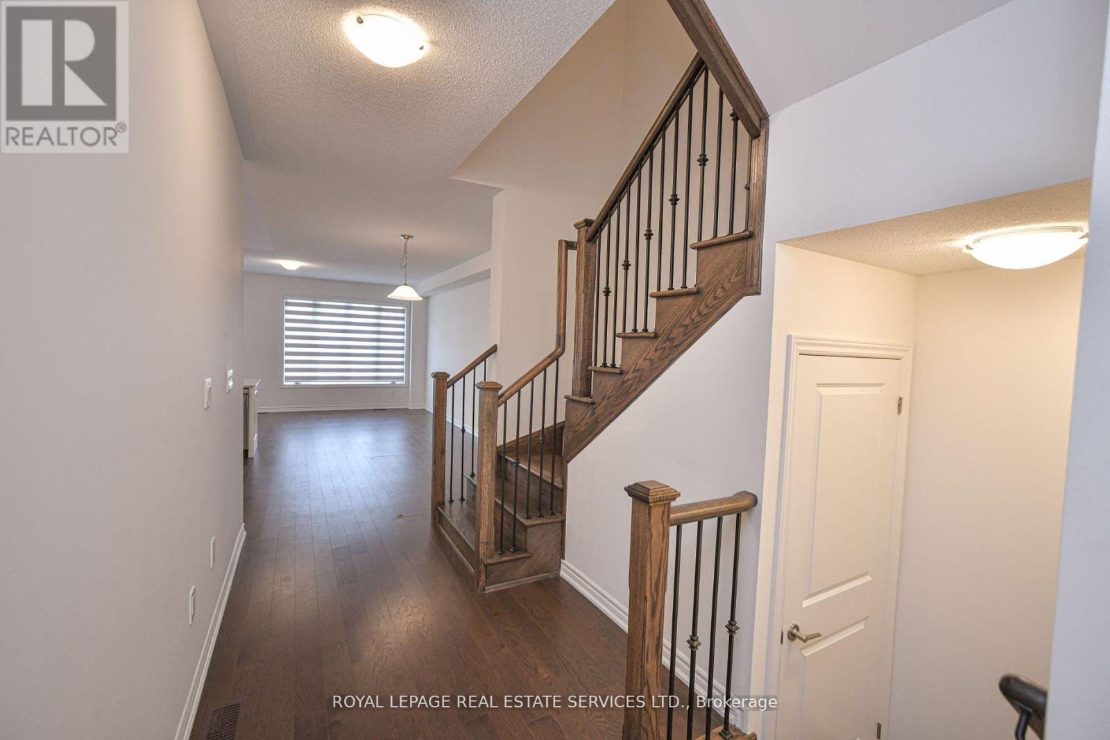 323 Thimbleweed Court, Milton, Ontario  L9E 1T2 - Photo 7 - W12694410