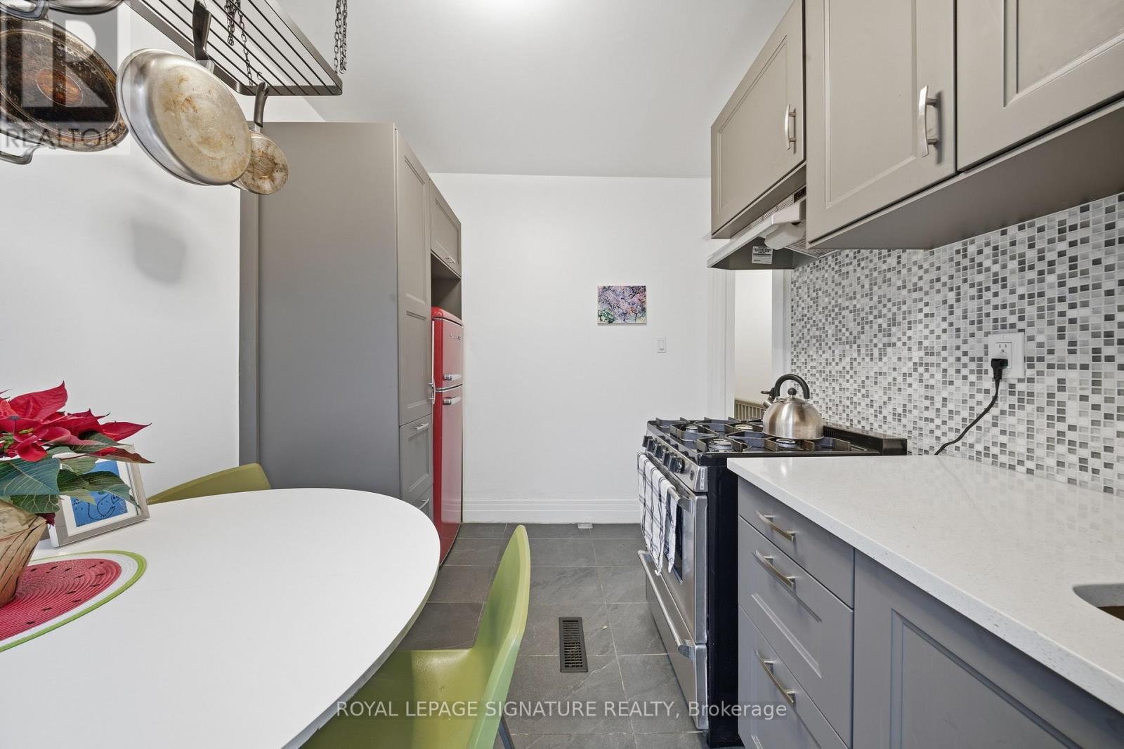 1273 Lansdowne Avenue, Toronto, Ontario  M6H 3Z9 - Photo 15 - W12694412