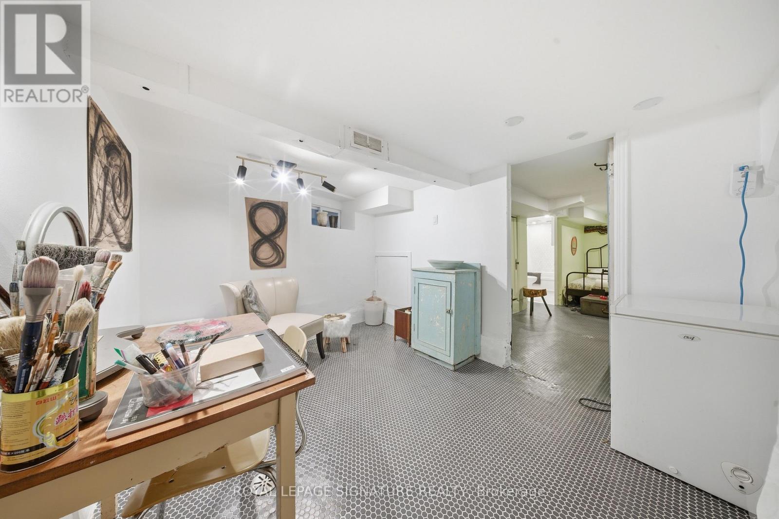 1273 Lansdowne Avenue, Toronto, Ontario  M6H 3Z9 - Photo 23 - W12694412