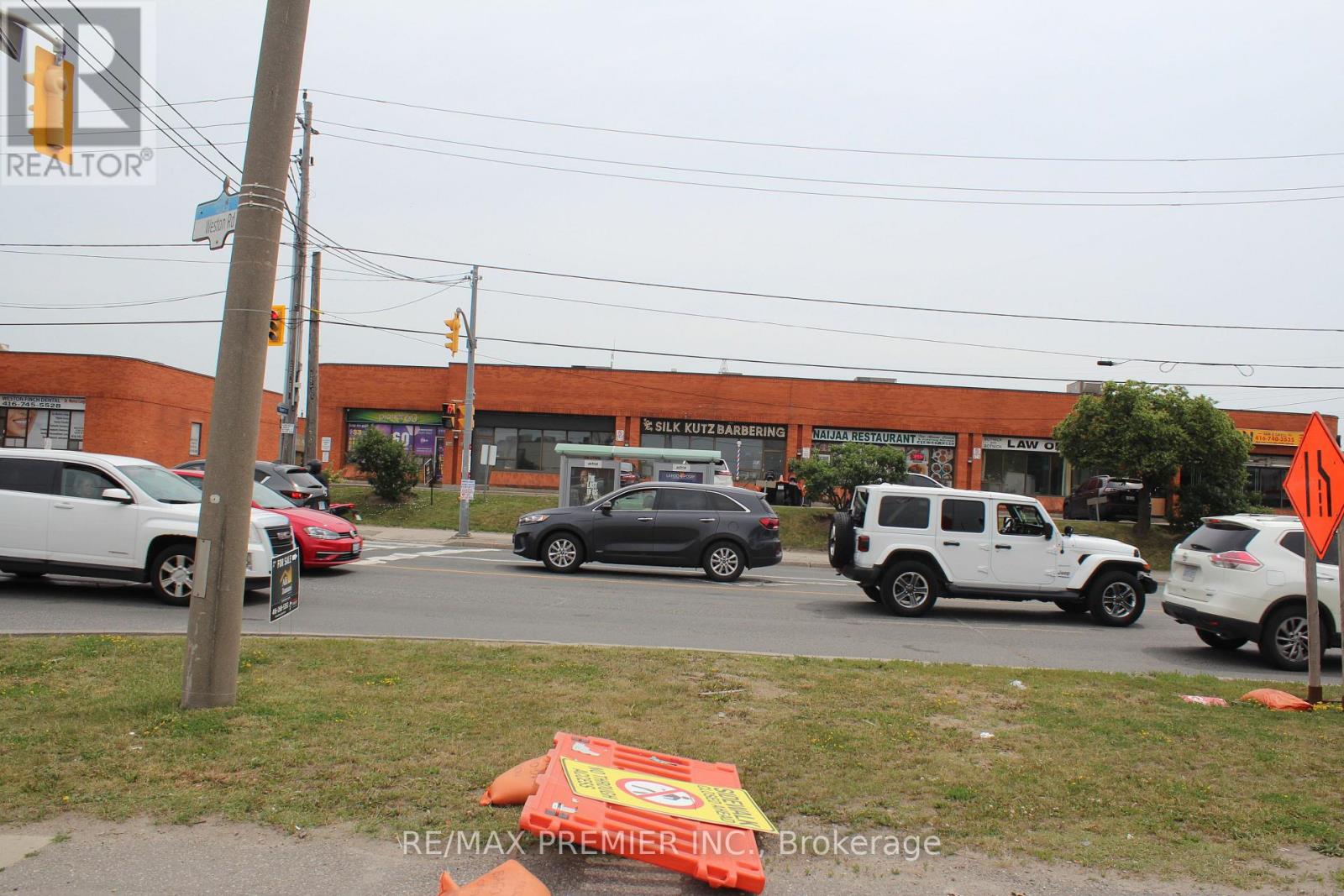 58 - 2300 Finch Avenue, Toronto, Ontario  M9M 2Y3 - Photo 2 - W12694454