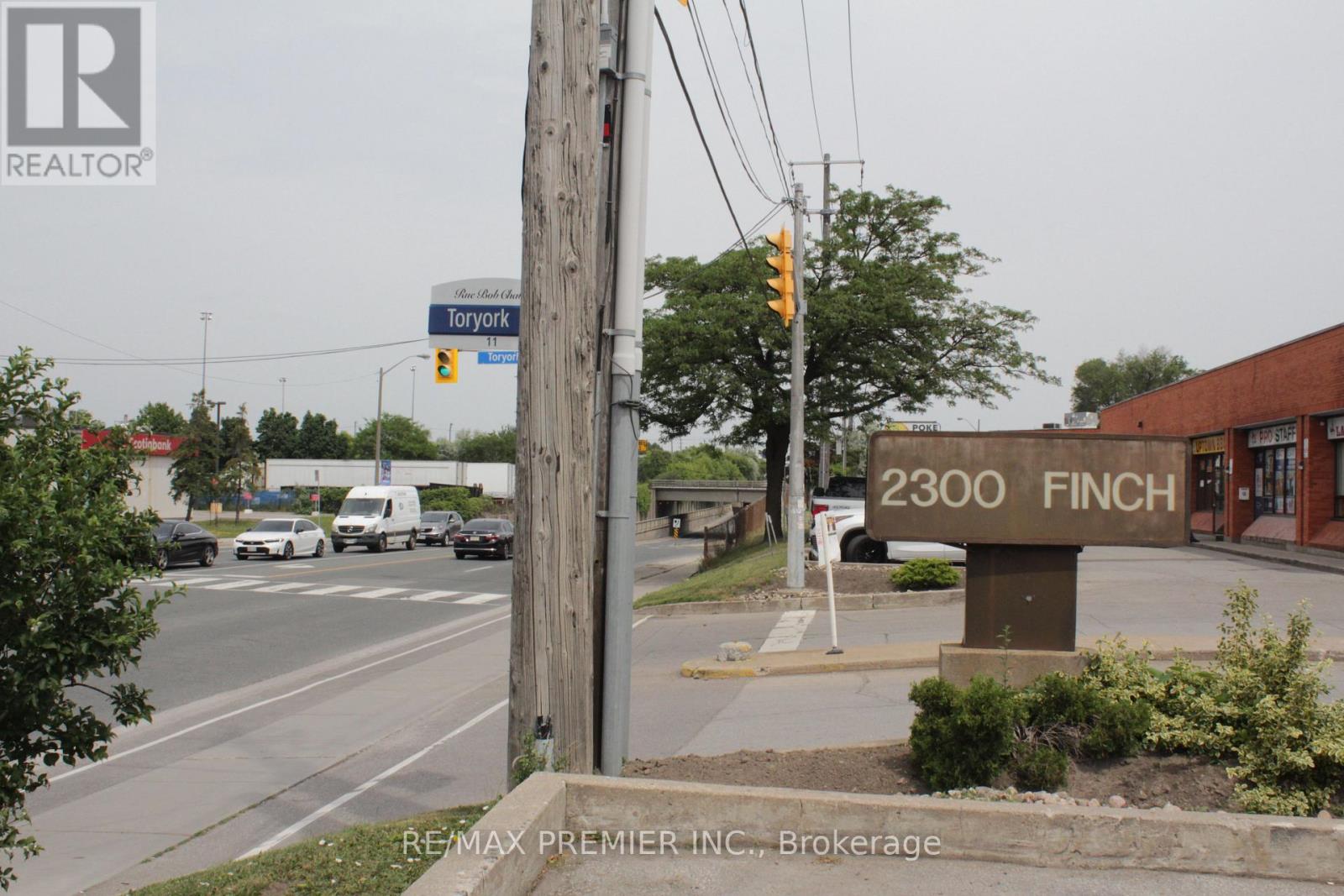 58 - 2300 Finch Avenue, Toronto, Ontario  M9M 2Y3 - Photo 3 - W12694454