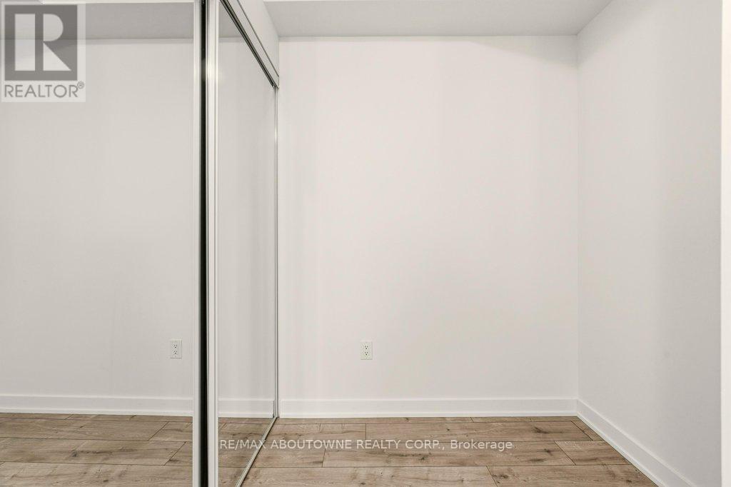 503 - 500 Plains Road E, Burlington, Ontario  L7T 0C8 - Photo 6 - W12694484