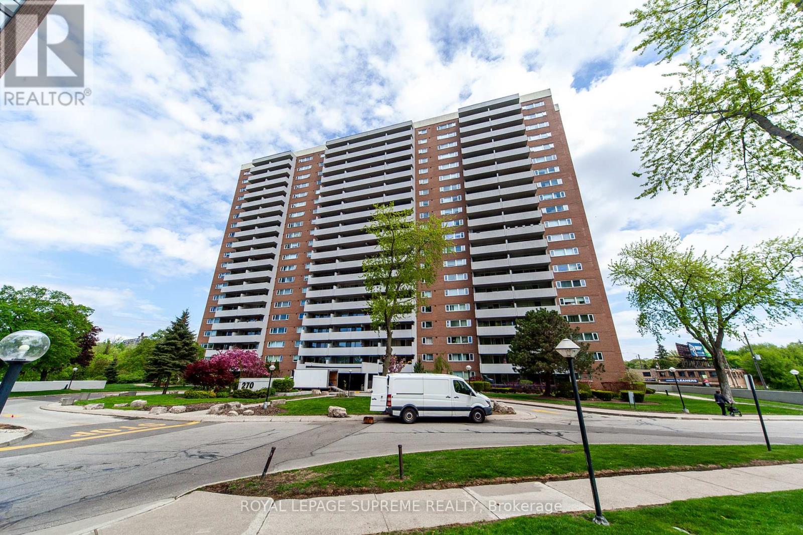 205 - 270 Scarlett Road, Toronto, Ontario  M6N 4X7 - Photo 2 - W12694540