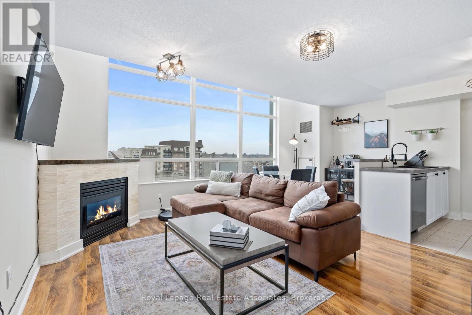 433 - 200 Manitoba Street, Toronto, Ontario  M8Y 3Y9 - Photo 1 - W12694552