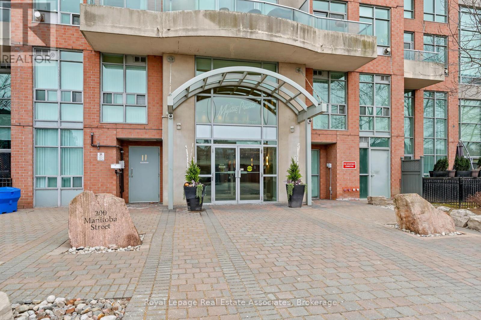 433 - 200 Manitoba Street, Toronto, Ontario  M8Y 3Y9 - Photo 3 - W12694552