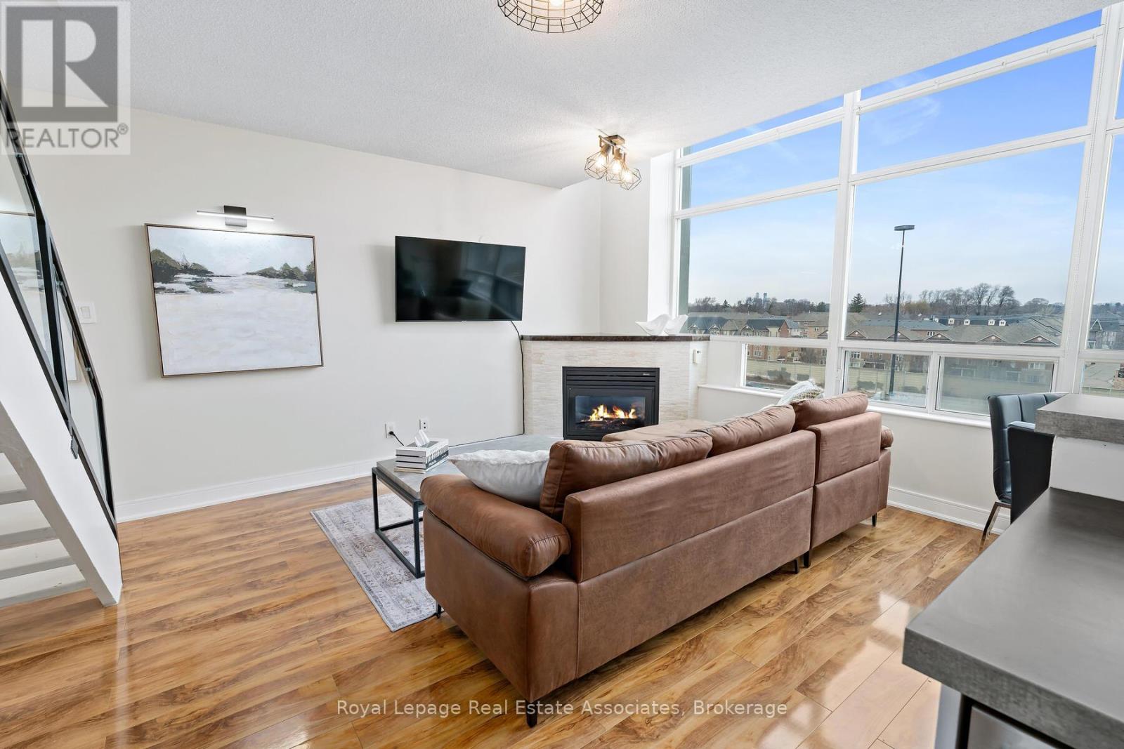 433 - 200 Manitoba Street, Toronto, Ontario  M8Y 3Y9 - Photo 6 - W12694552