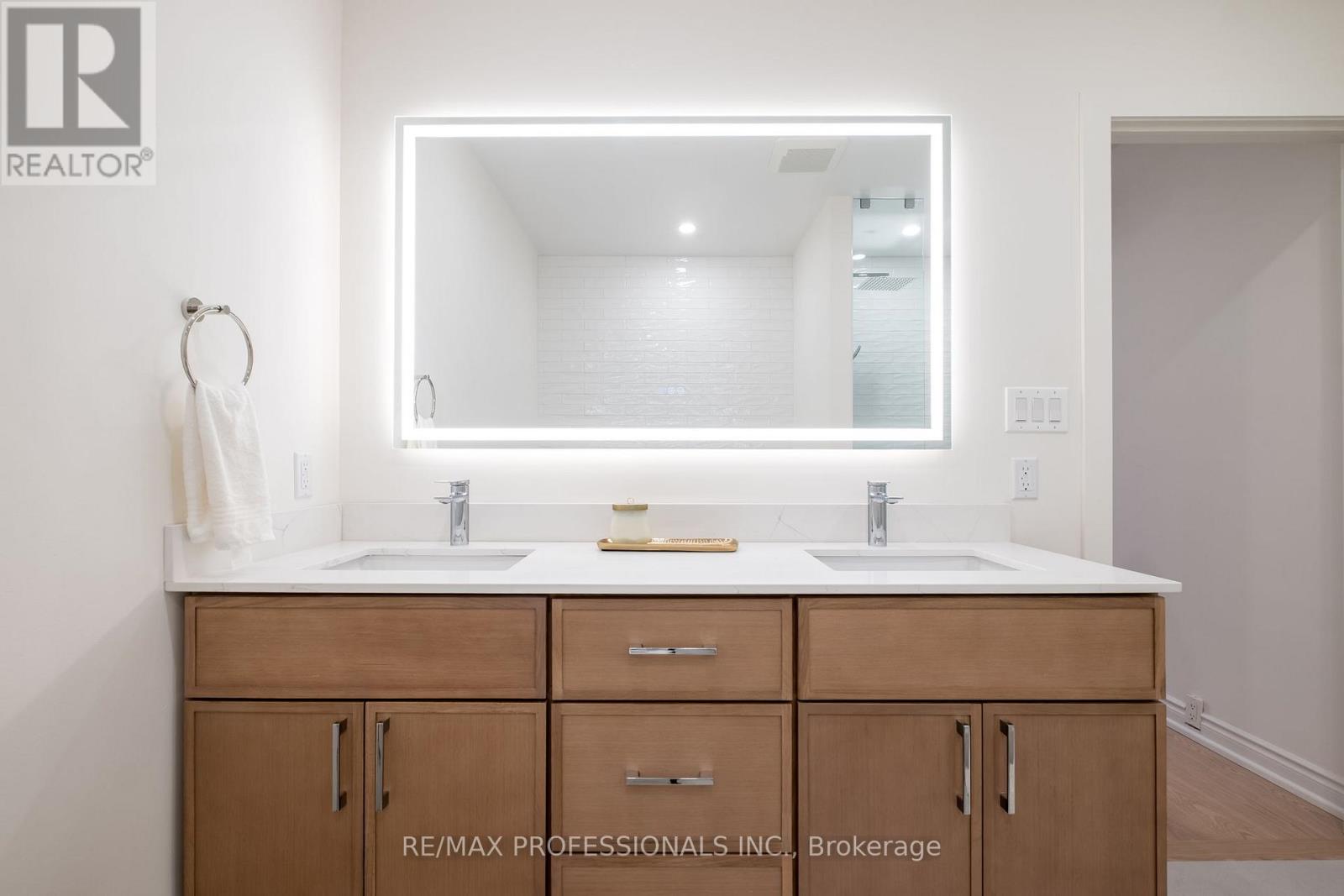 636 Runnymede Road, Toronto, Ontario  M6S 3A2 - Photo 20 - W12694570