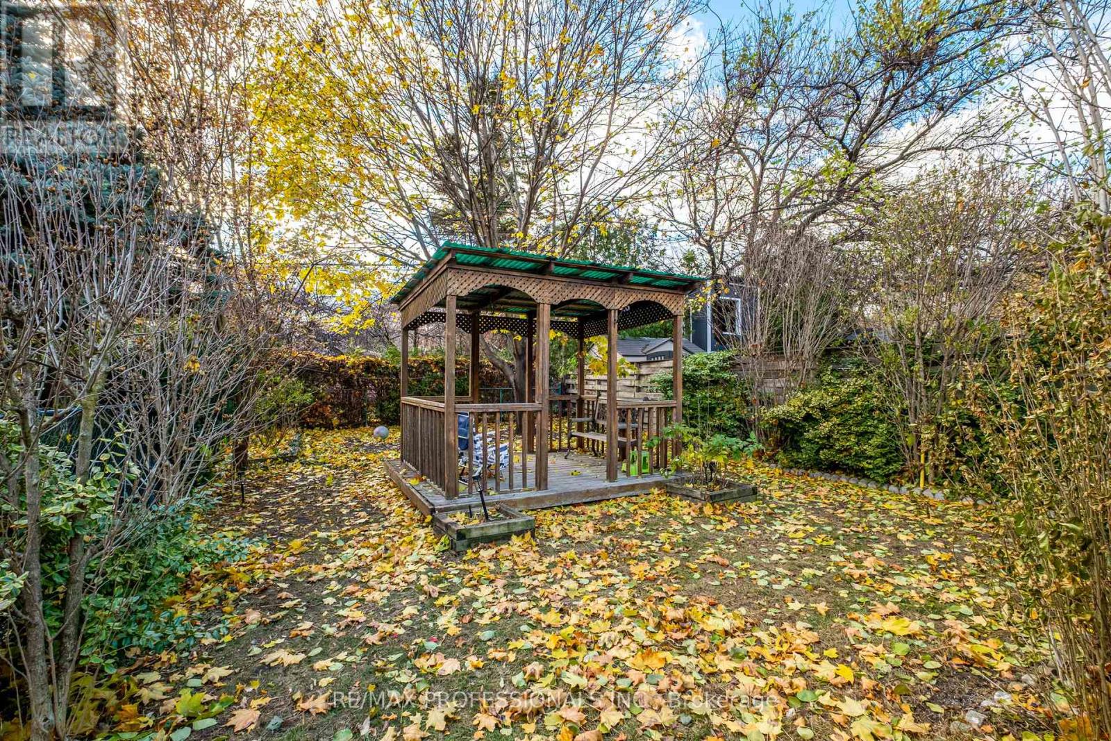 636 Runnymede Road, Toronto, Ontario  M6S 3A2 - Photo 43 - W12694570