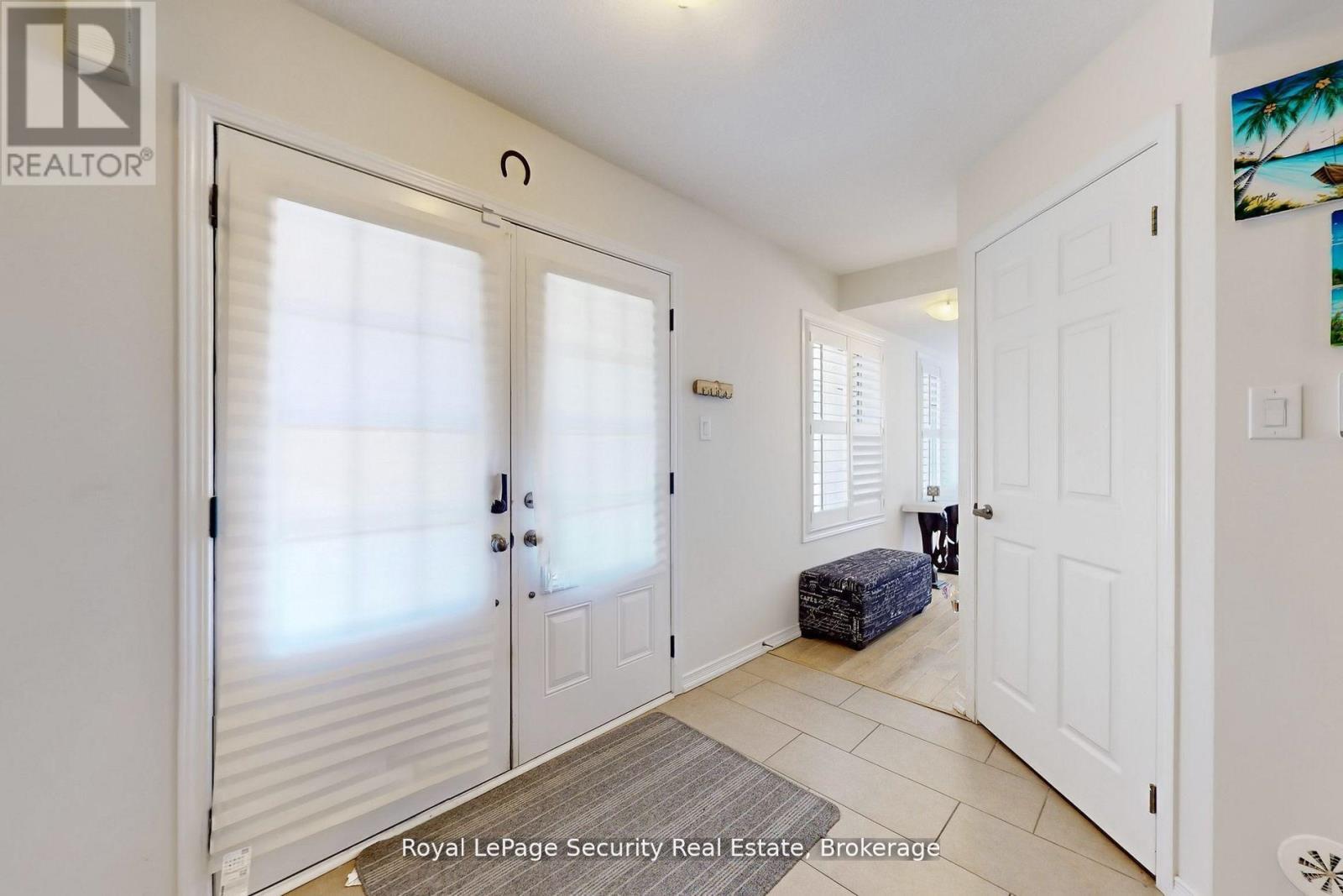 55 Golden Springs Drive, Brampton, Ontario  L7A 0C7 - Photo 4 - W12694586