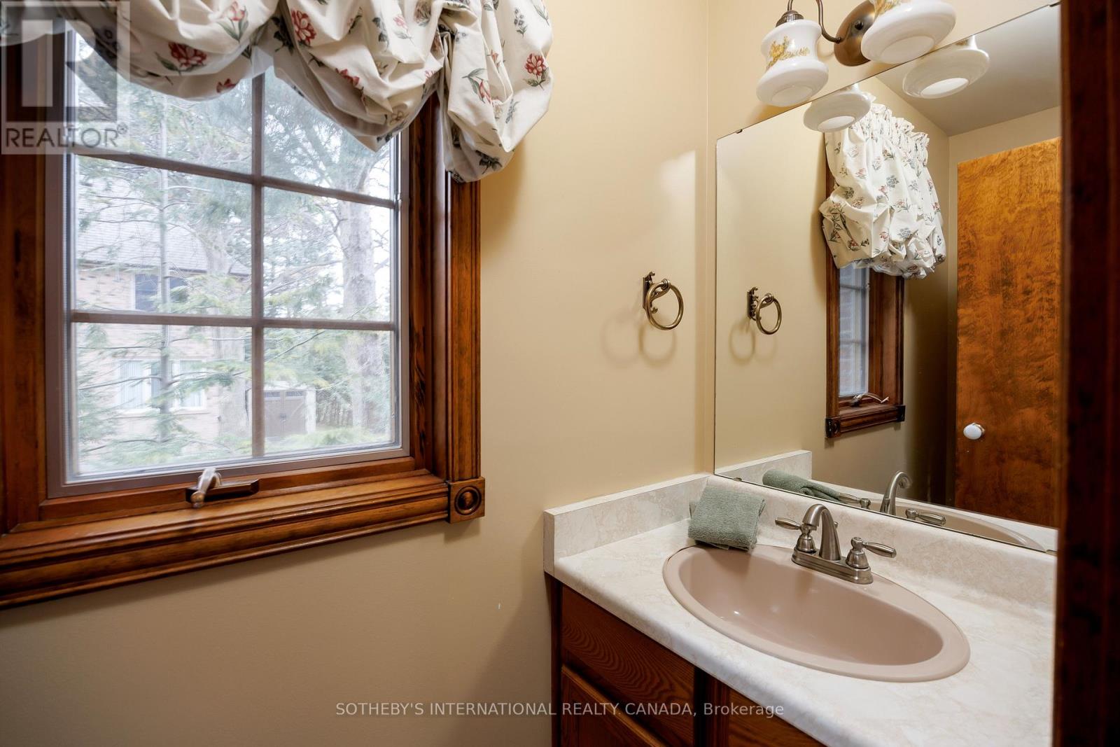 4207 Bridlepath Trail, Mississauga, Ontario  L5L 3K3 - Photo 28 - W12694604