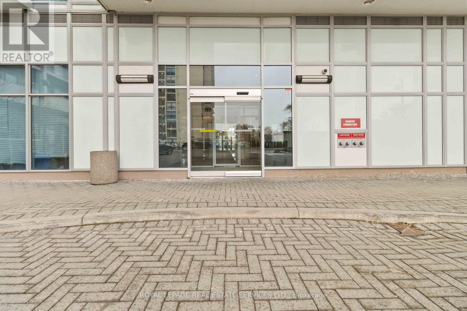 516 - 65 Speers Road, Oakville, Ontario  L6K 0J1 - Photo 2 - W12694616