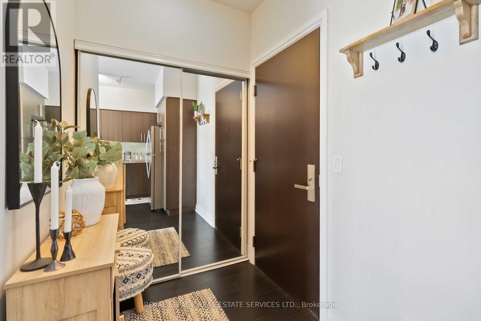 516 - 65 Speers Road, Oakville, Ontario  L6K 0J1 - Photo 5 - W12694616