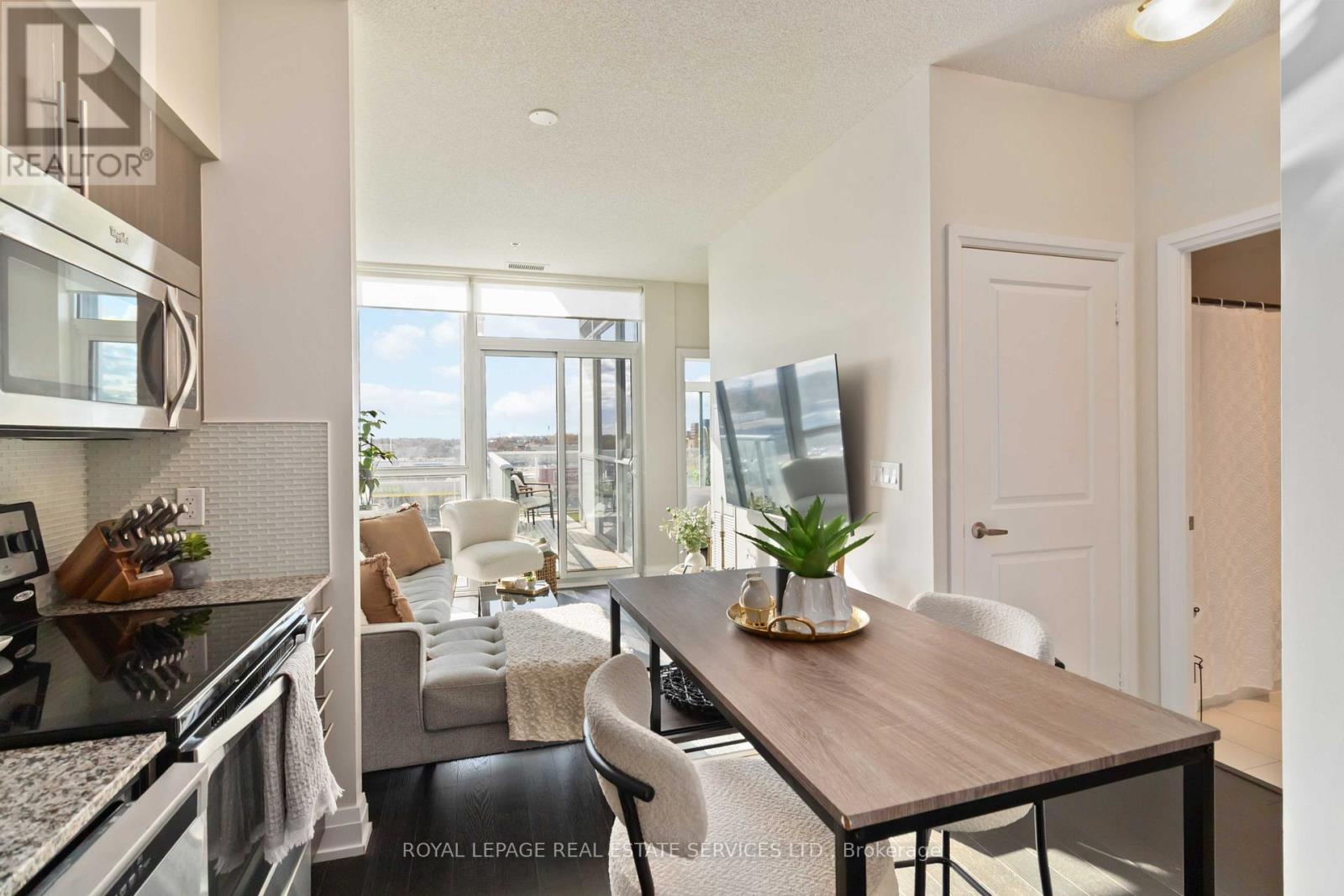 516 - 65 Speers Road, Oakville, Ontario  L6K 0J1 - Photo 6 - W12694616