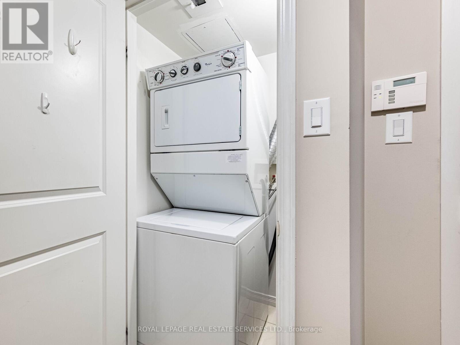 1602 - 9 George Street N, Brampton, Ontario  L6X 0T6 - Photo 34 - W12694646