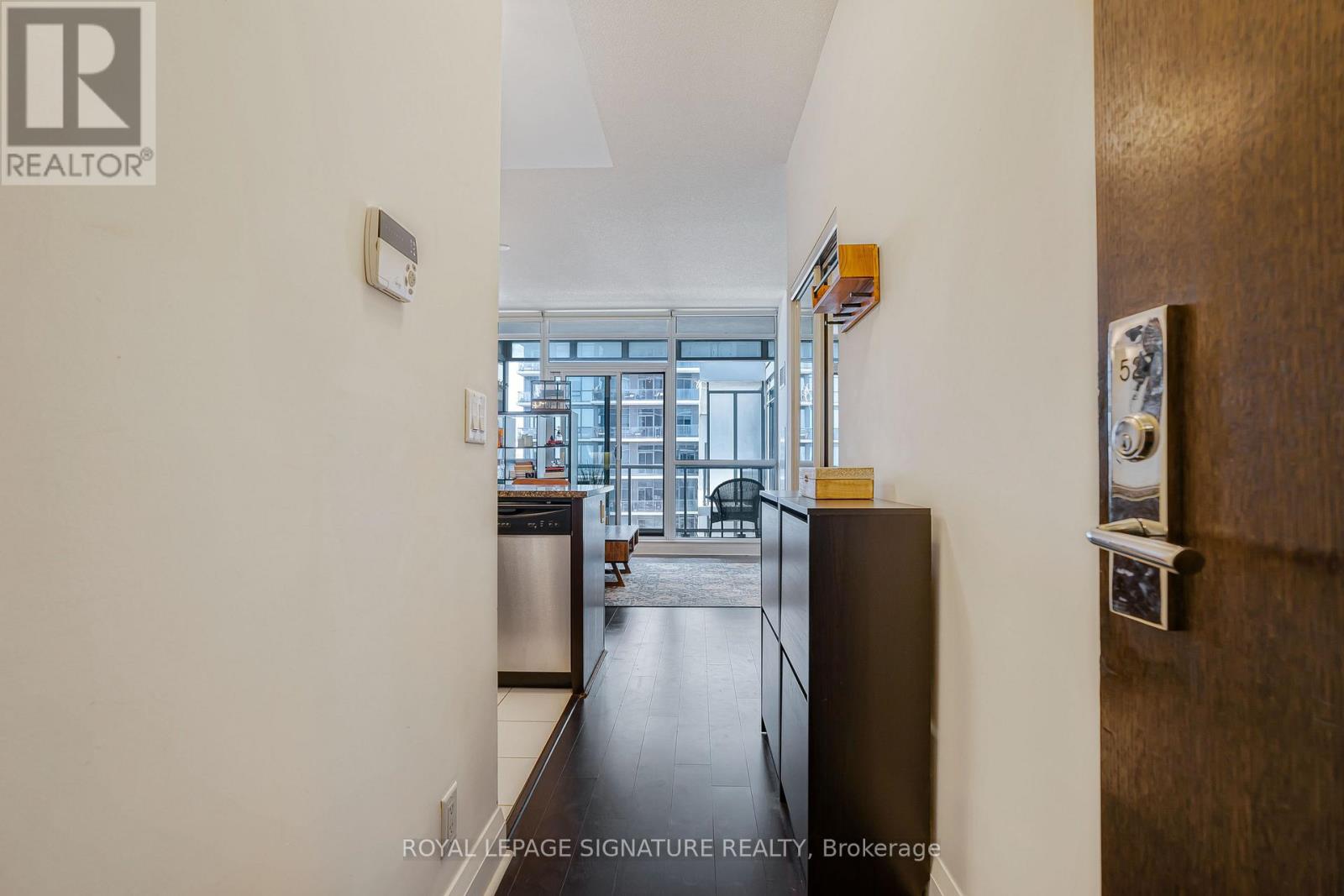 527 - 1185 The Queensway, Toronto, Ontario M8Z 0C6 - Photo 3 - W12694648