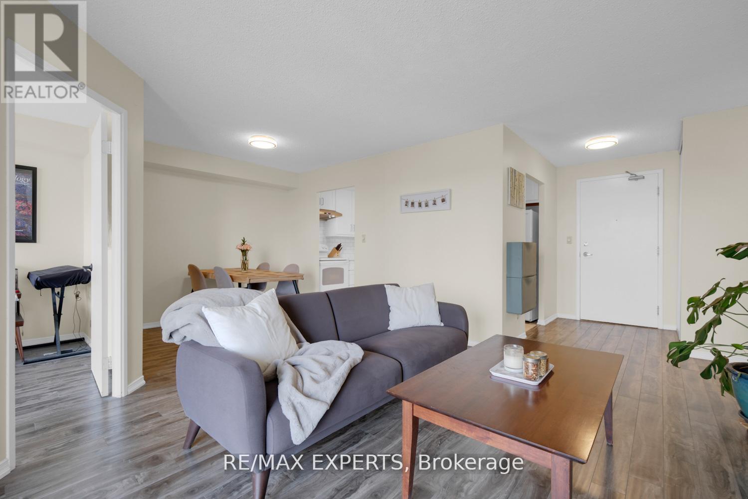 502 - 145 Hillcrest Avenue, Mississauga, Ontario  L5B 3Z1 - Photo 10 - W12694652