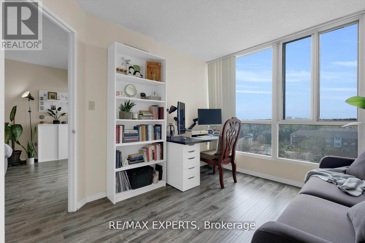 502 - 145 Hillcrest Avenue, Mississauga, Ontario  L5B 3Z1 - Photo 14 - W12694652