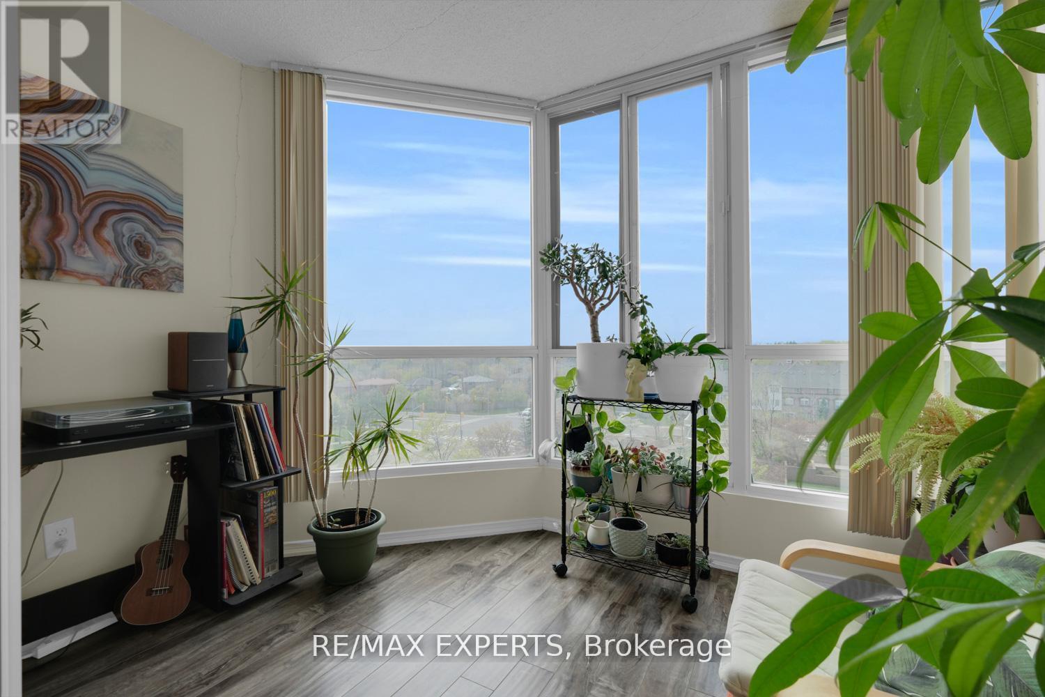 502 - 145 Hillcrest Avenue, Mississauga, Ontario  L5B 3Z1 - Photo 16 - W12694652