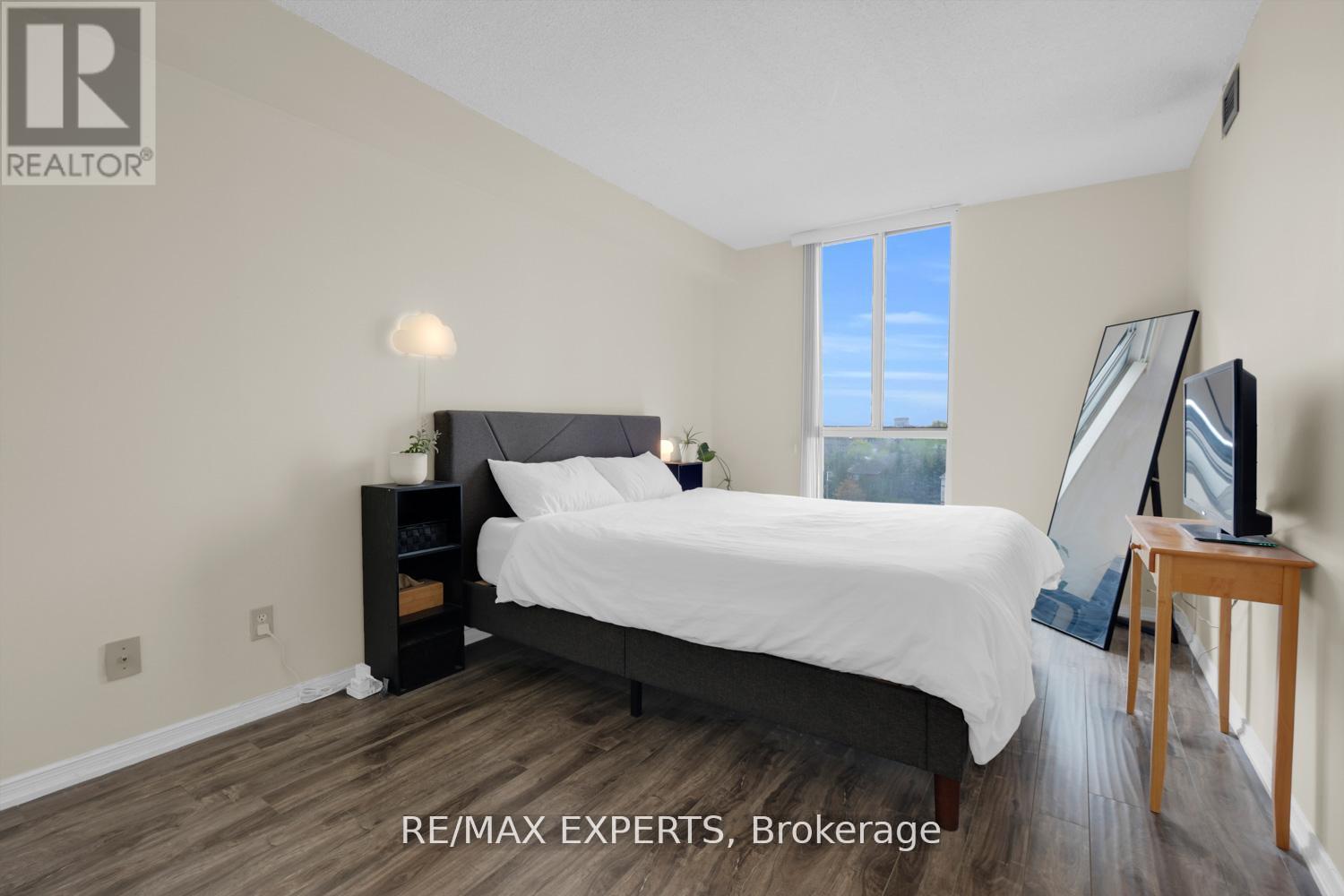 502 - 145 Hillcrest Avenue, Mississauga, Ontario  L5B 3Z1 - Photo 19 - W12694652