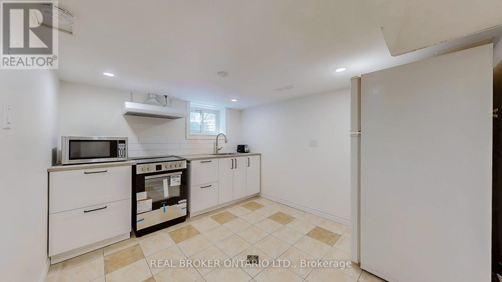 Bsmt - 164 William Street, Toronto (Weston), Ontario  M9N 2H1 - Photo 3 - W12694714