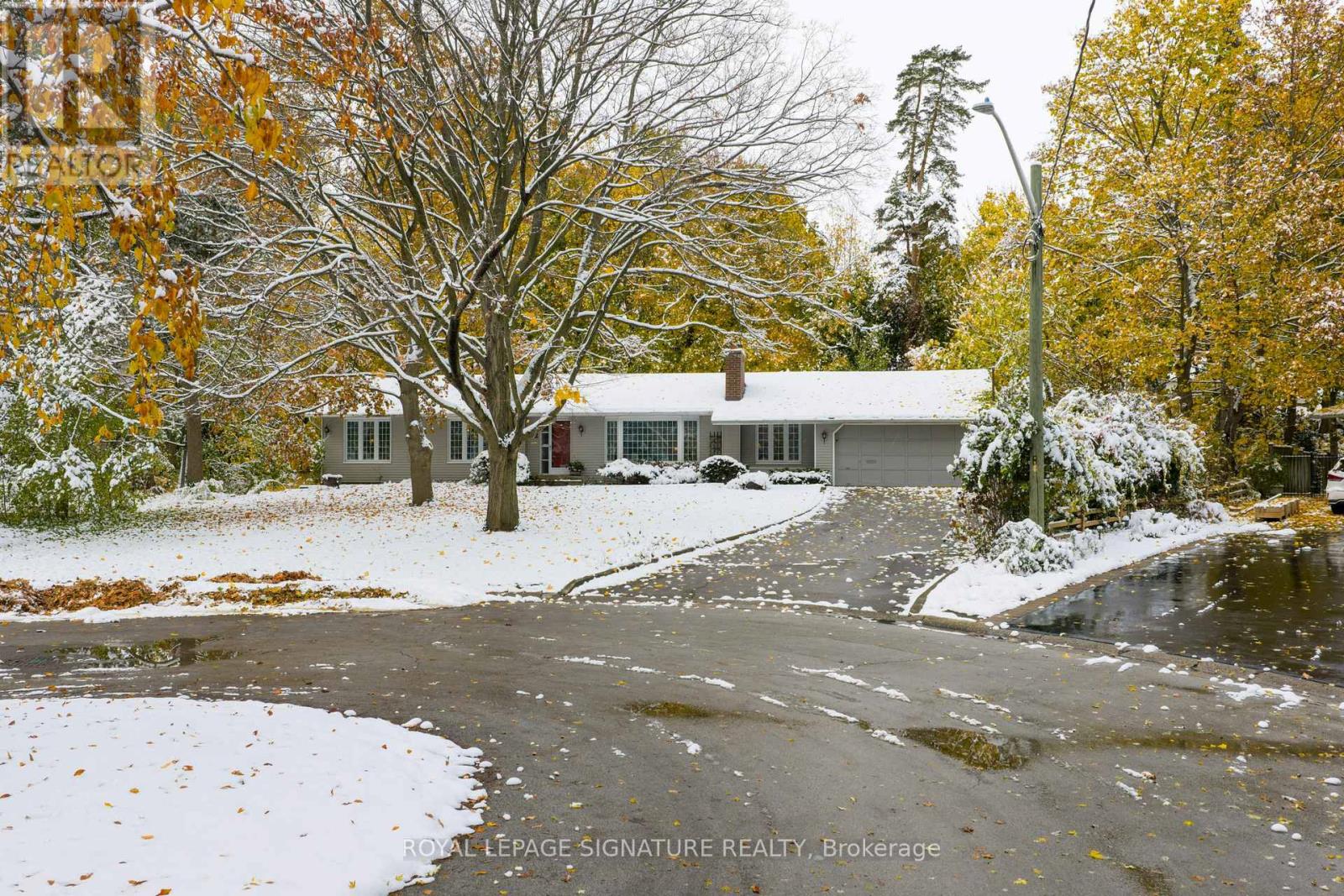 332 Coral Terrace, Oakville, Ontario  L6J 4C4 - Photo 1 - W12694730