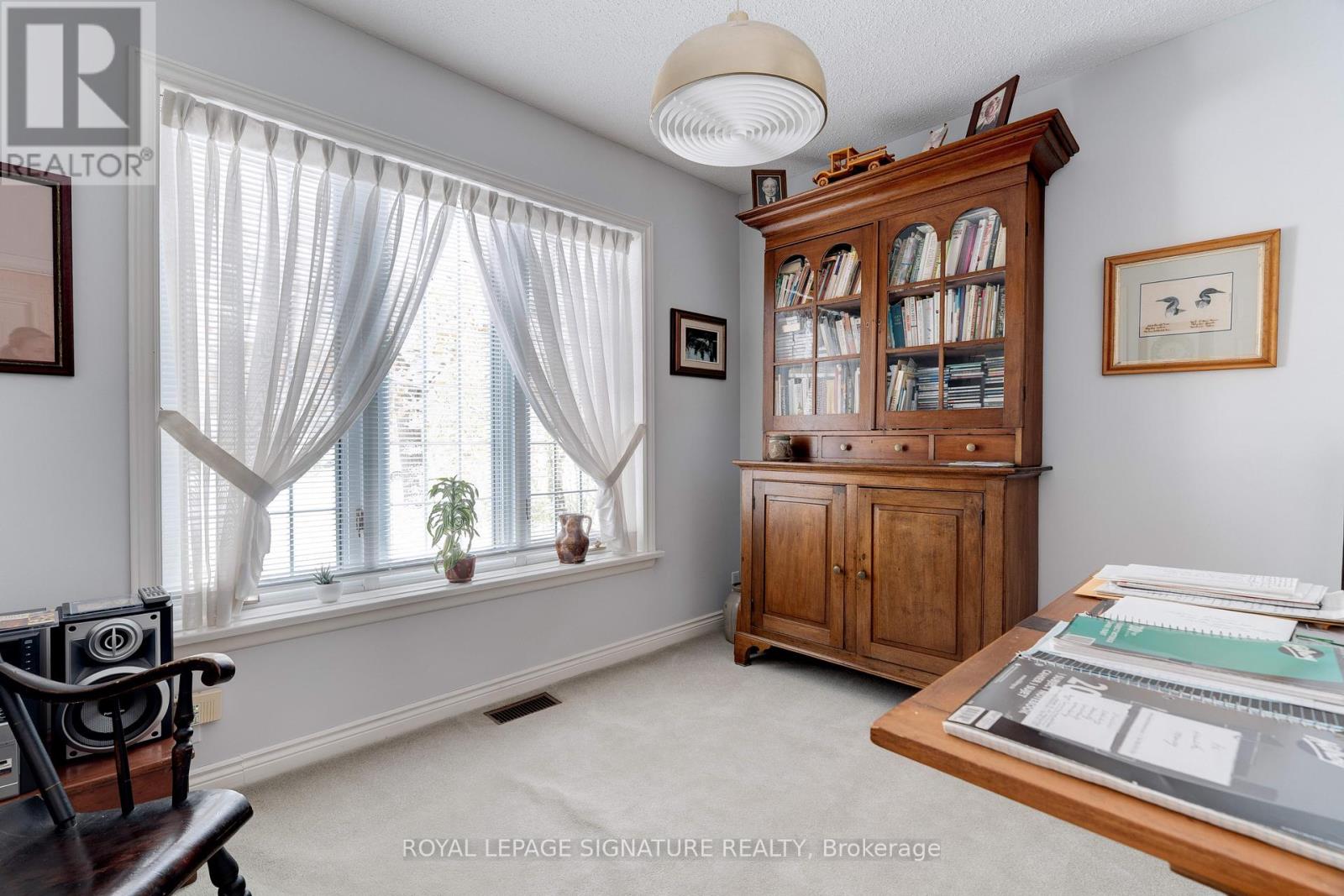 332 Coral Terrace, Oakville, Ontario  L6J 4C4 - Photo 4 - W12694730